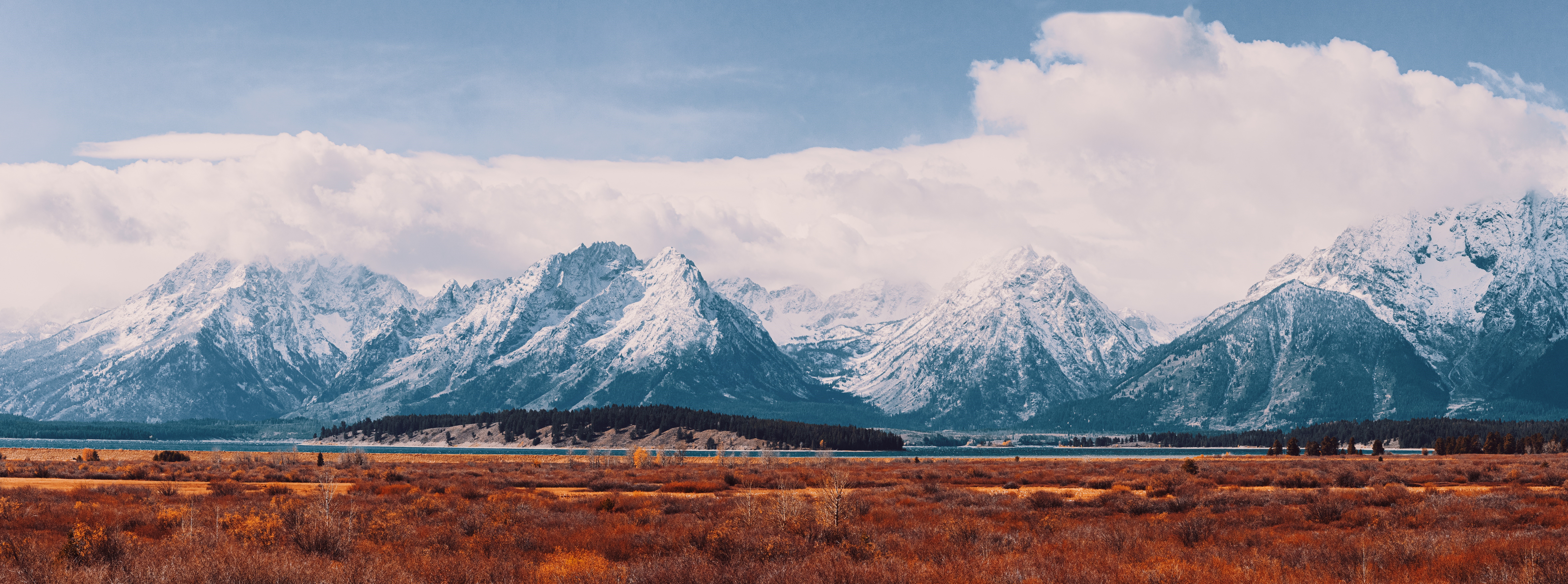 Snow-capped mountains in Grand Teton National Park, Wyoming HD Wallpaper