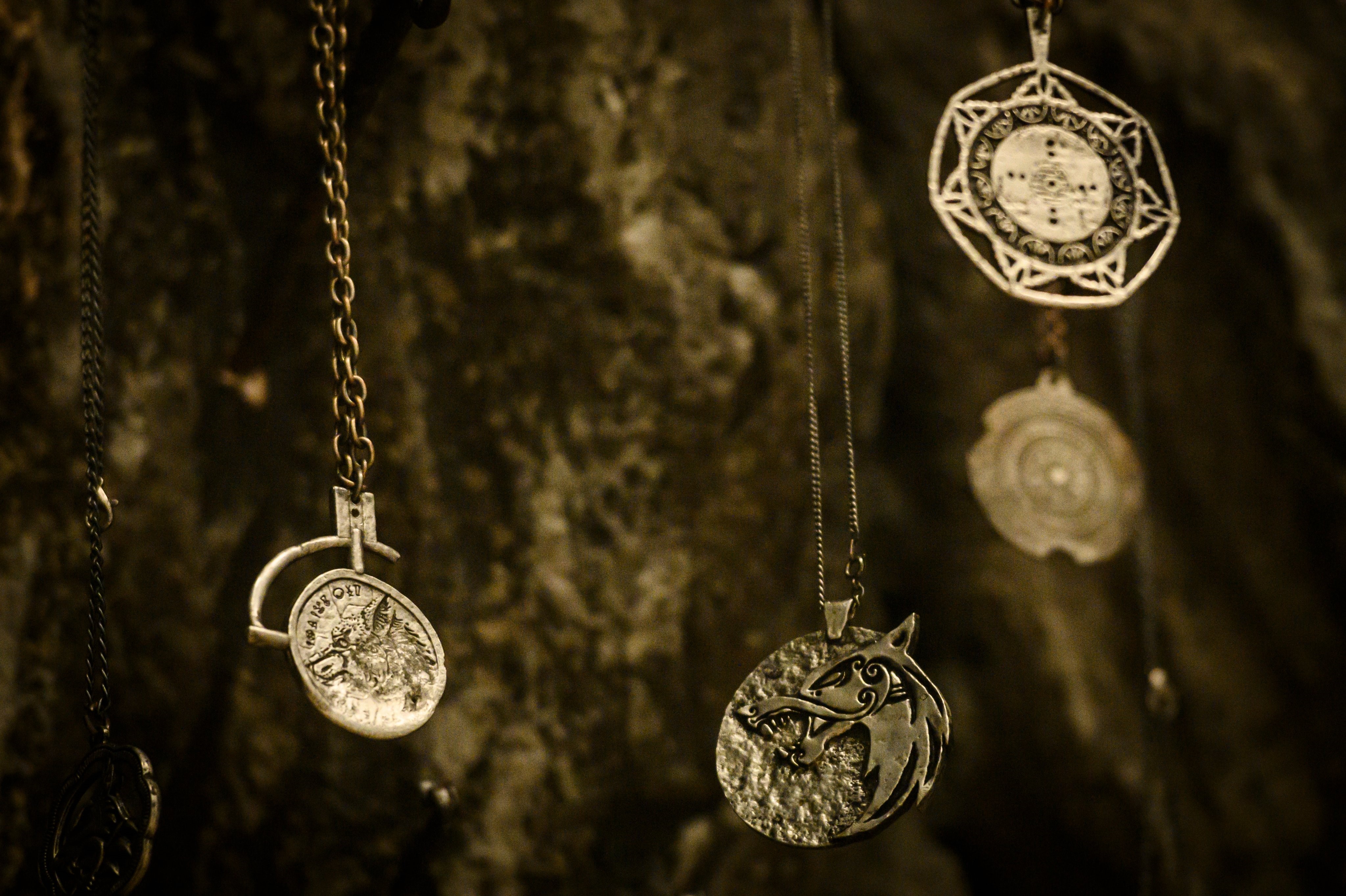 The Witcher Netflix TV Series Medallions HD Wallpaper