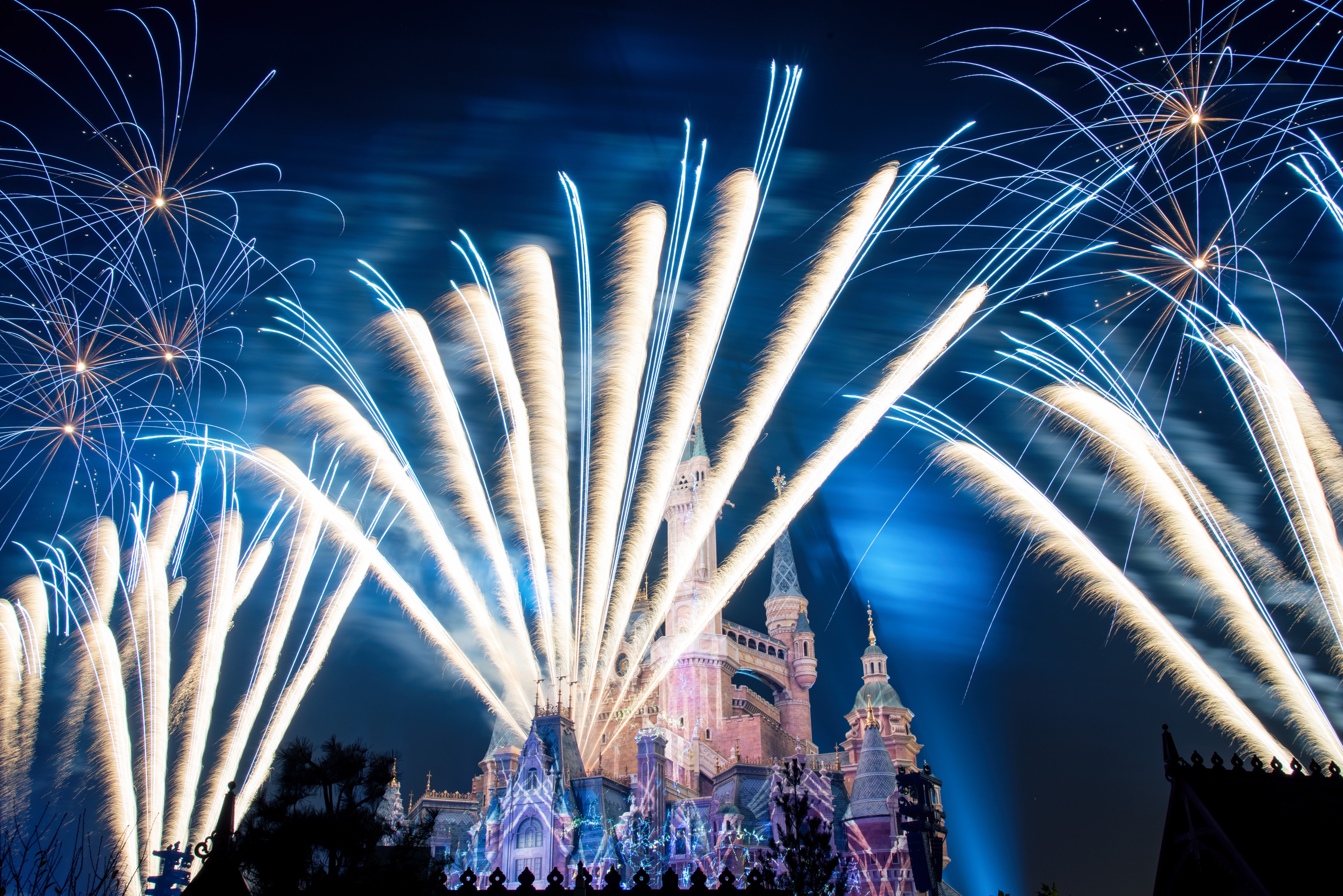 Fireworks over Shanghai Disneyland Castle HD Wallpaper