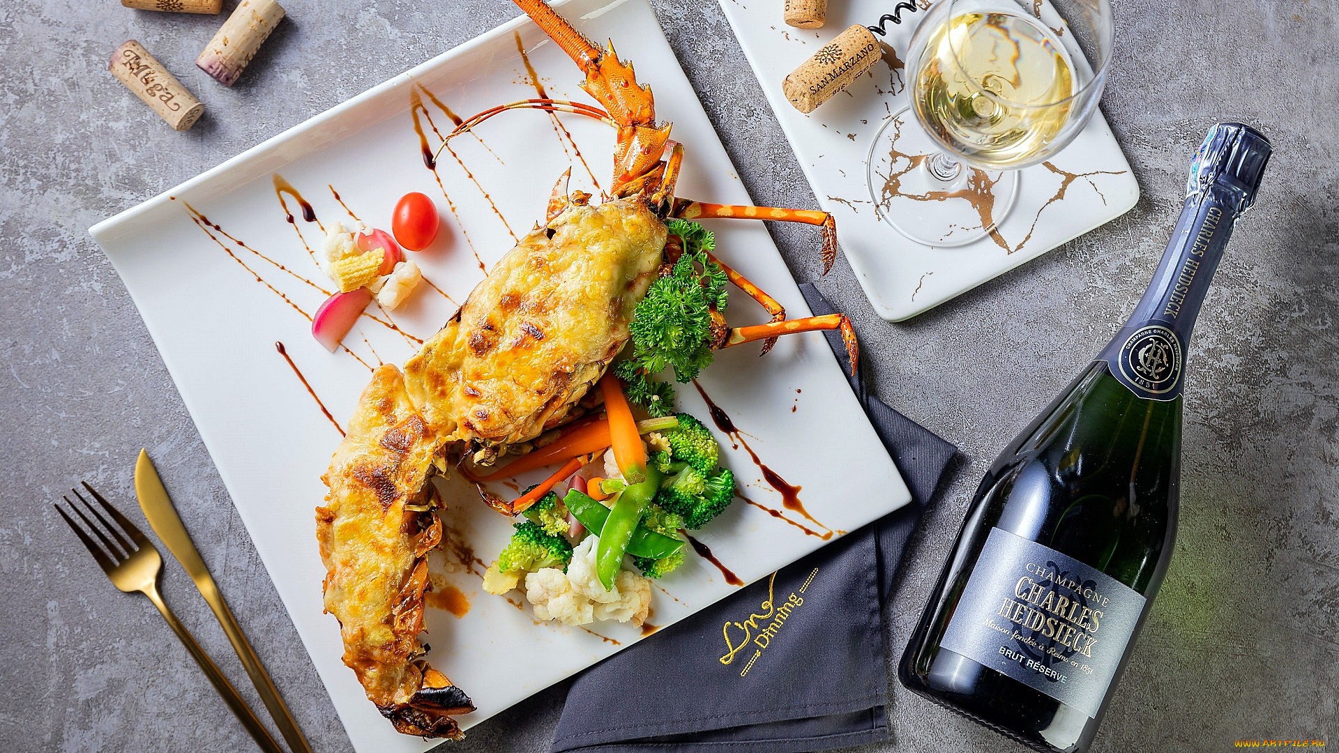 Lobster with vegetables and champagne HD Wallpaper