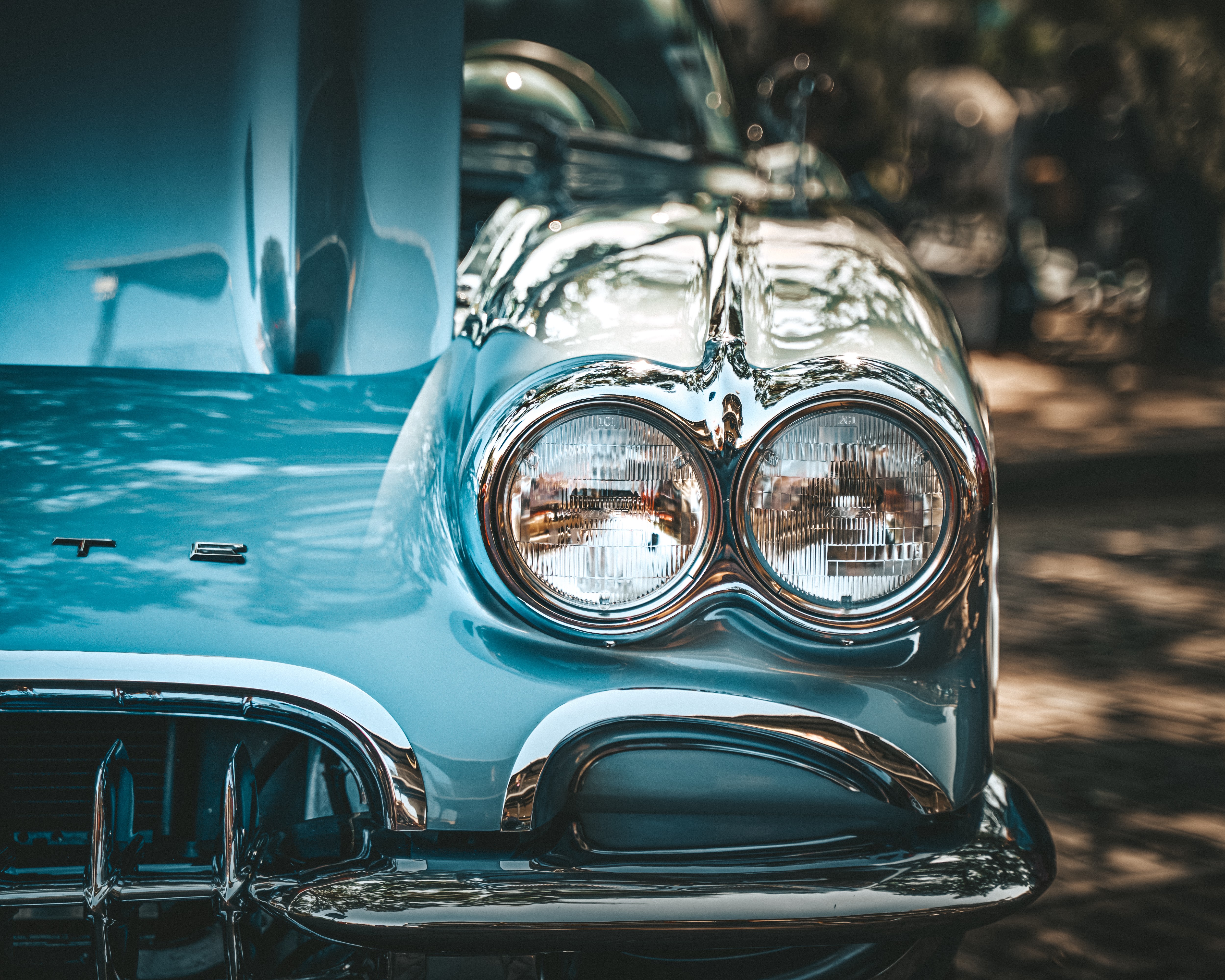 4K Chevrolet Corvette classic car HD Wallpaper
