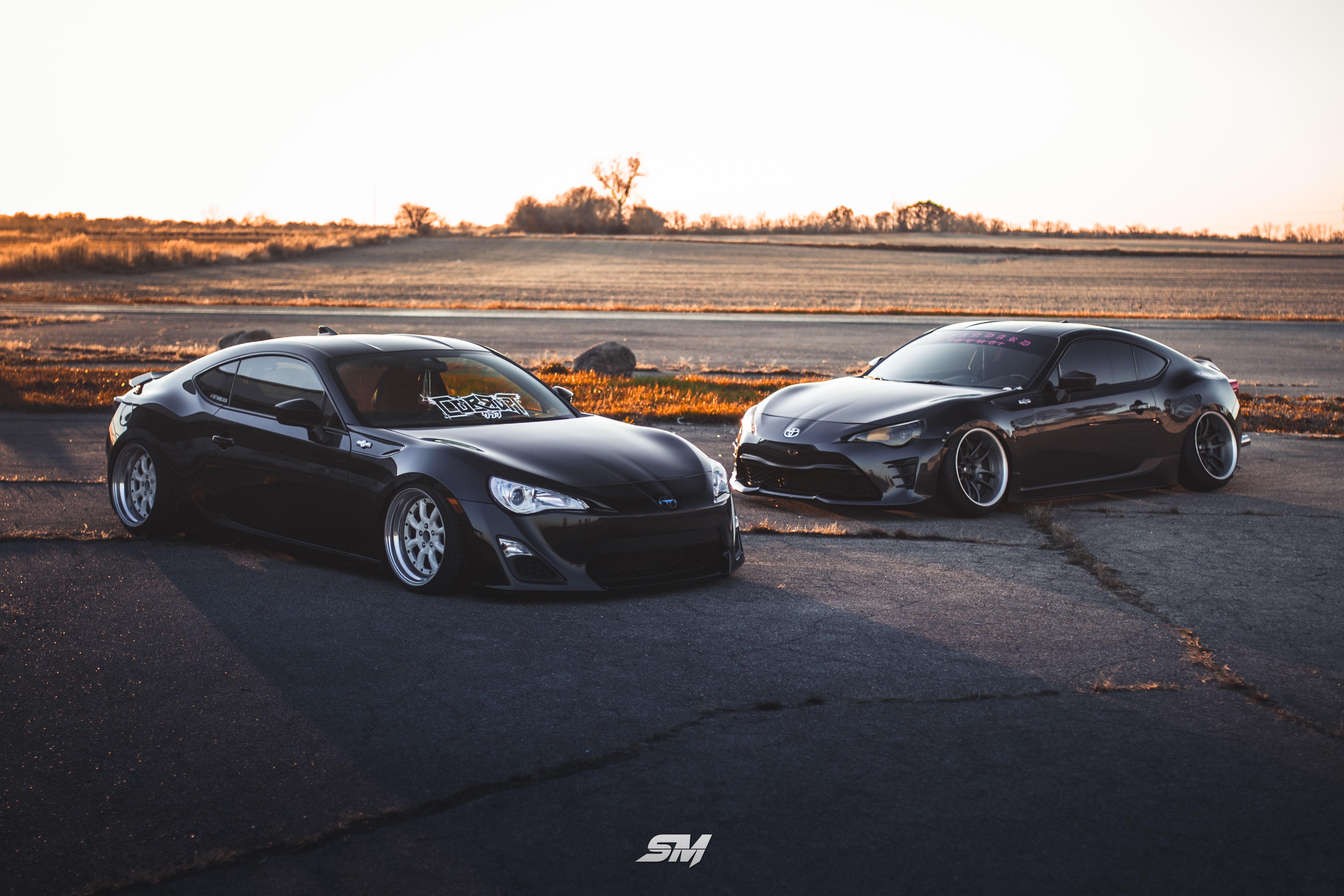 Two black Toyota GT86 cars with camber HD Wallpaper