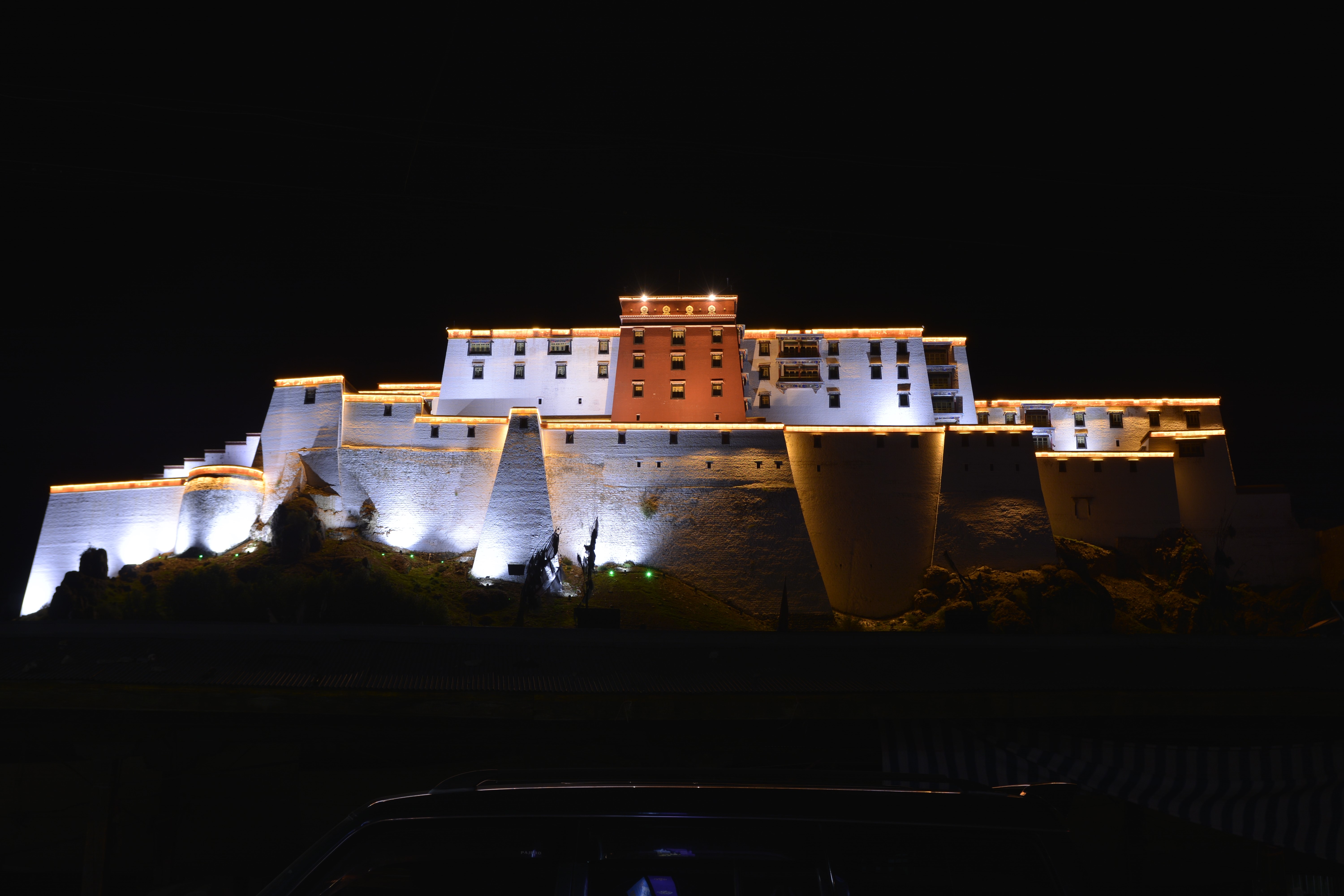 Sangzhuzi Palace at night in Lhasa, Tibet HD Wallpaper