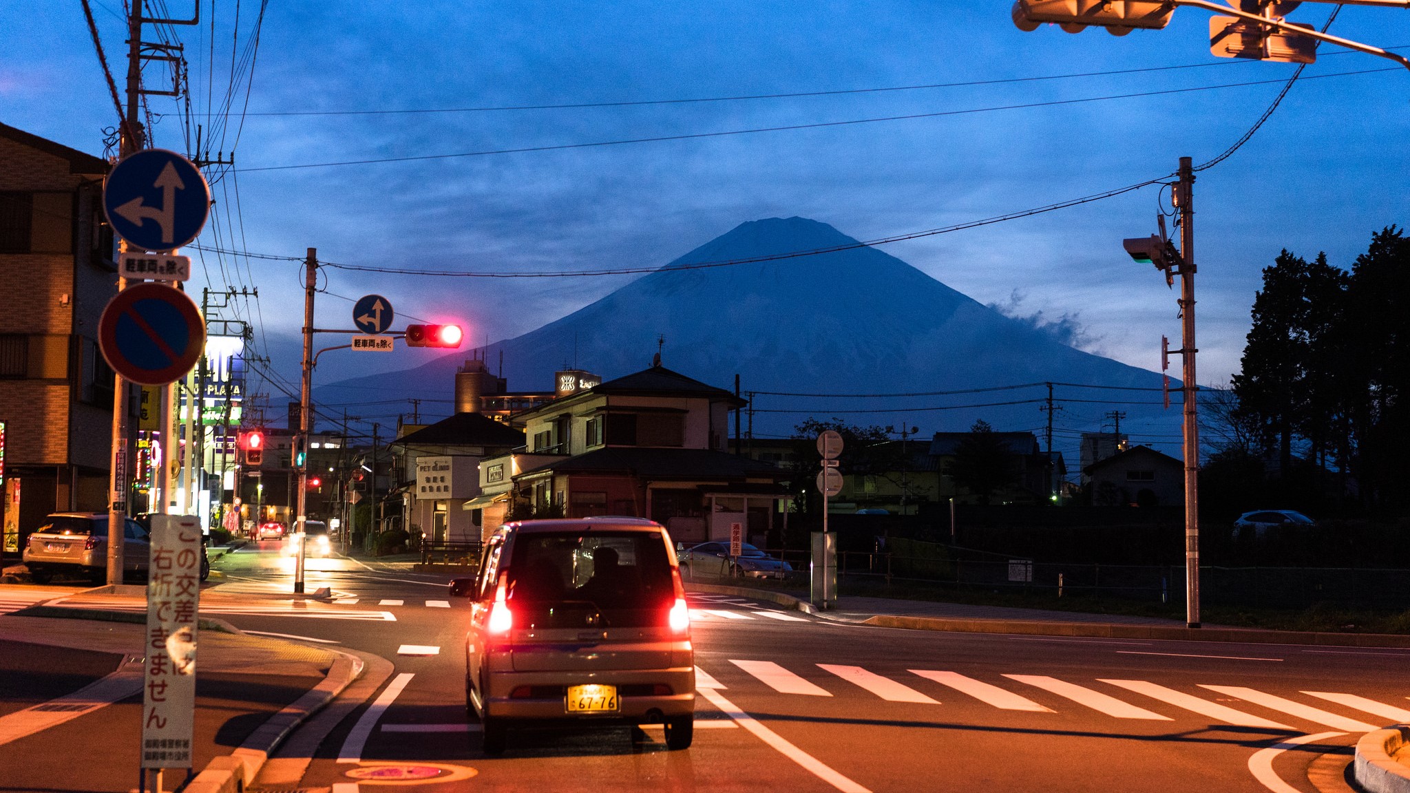 Mount Fuji at Dusk with City Street and Traffic HD Wallpaper