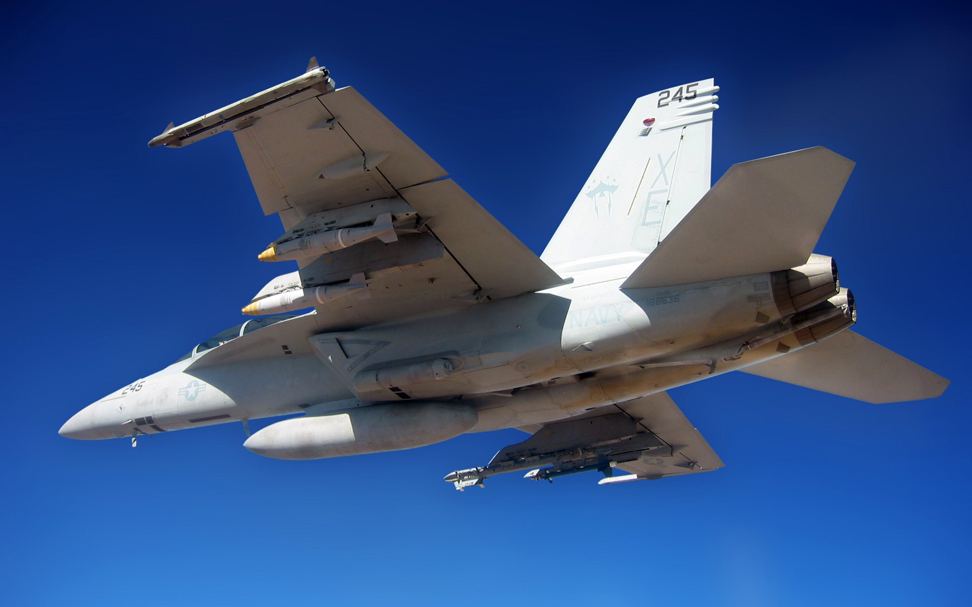Boeing F/A-18E/F Super Hornet in flight HD Wallpaper