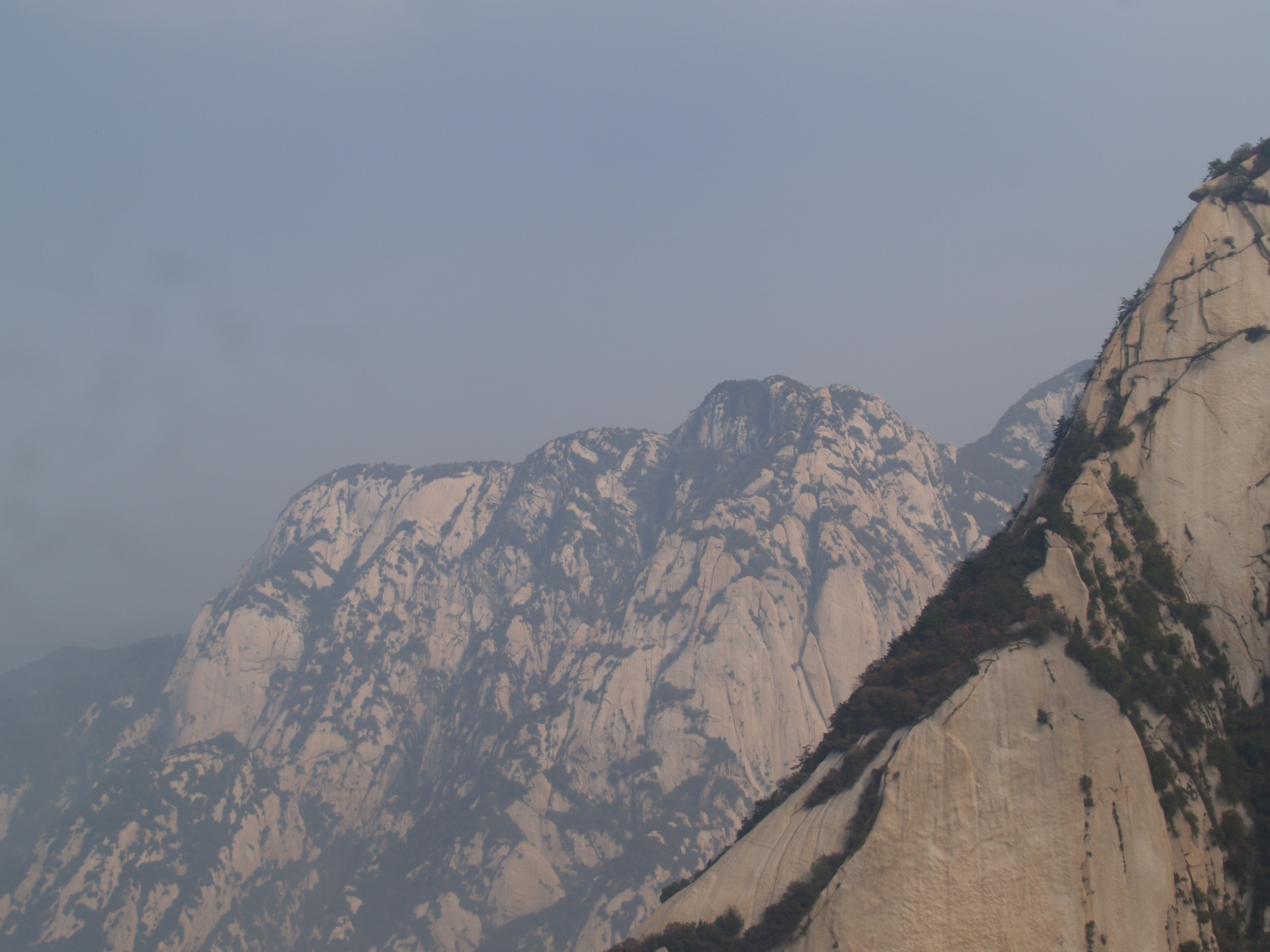 Mountain chain in China HD Wallpaper