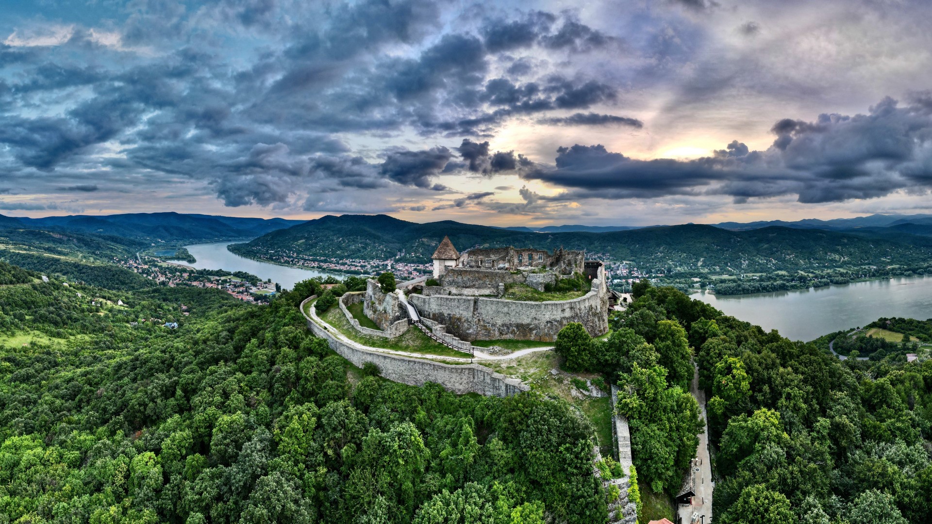 Visegrád Castle overlooking the Danube River in Hungary HD Wallpaper