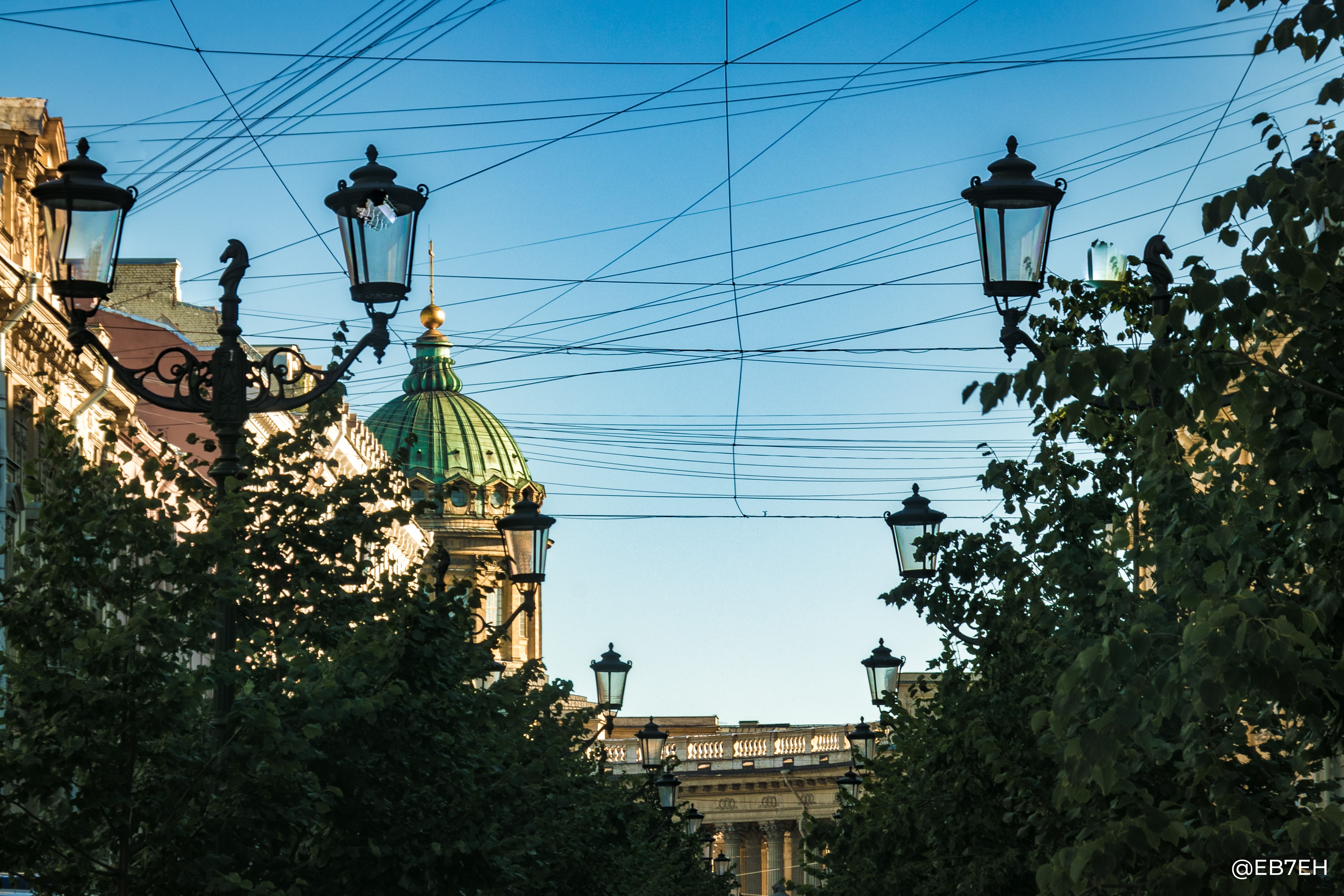 Street lamps and dome in Saint Petersburg, Russia HD Wallpaper