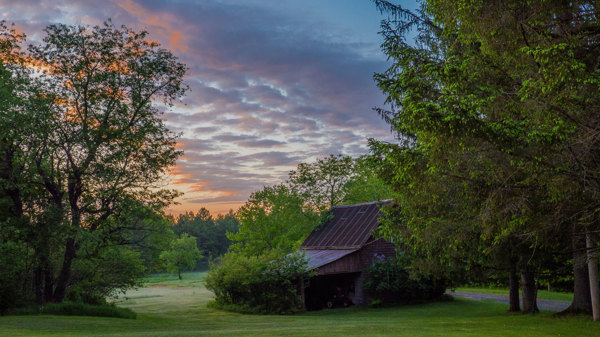 Barn at sunset with trees and clouds in Connecticut HD Wallpaper