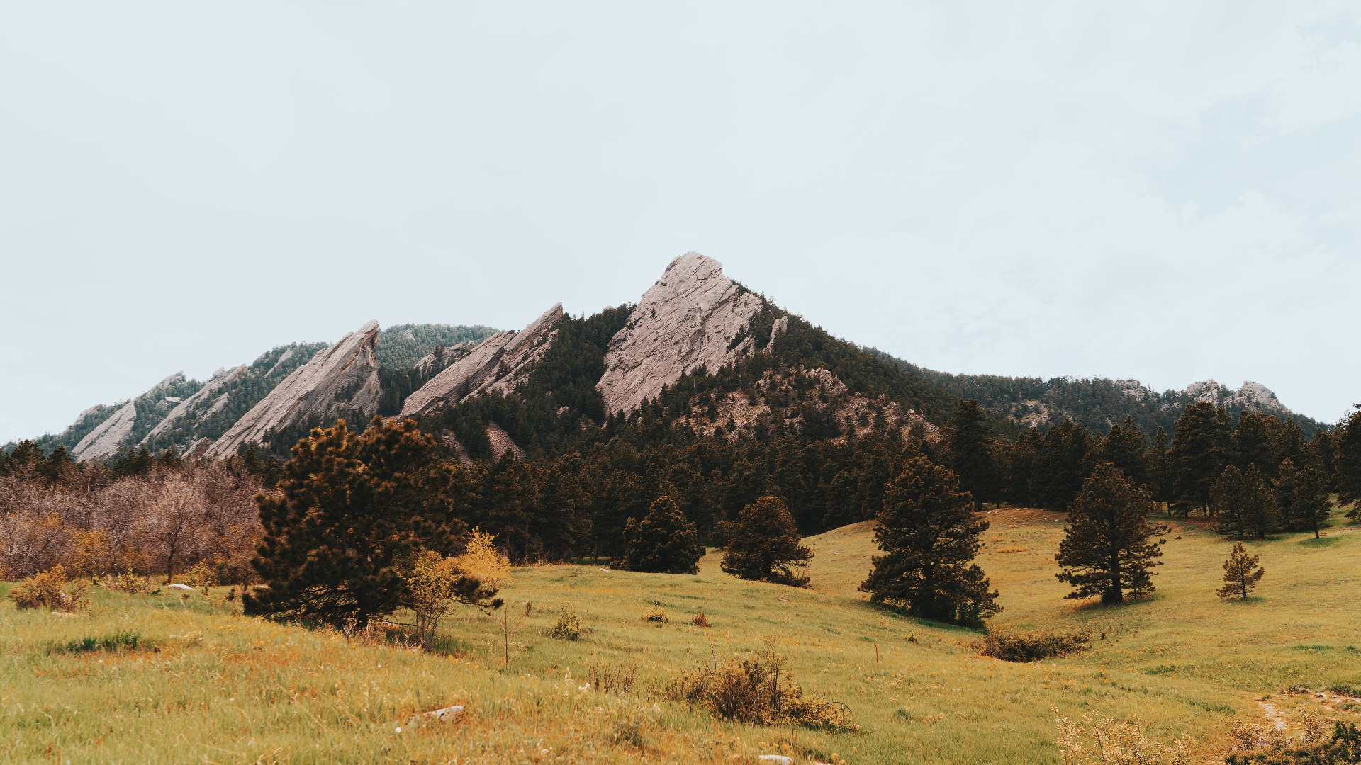 Flatirons mountains in Boulder, Colorado, USA HD Wallpaper
