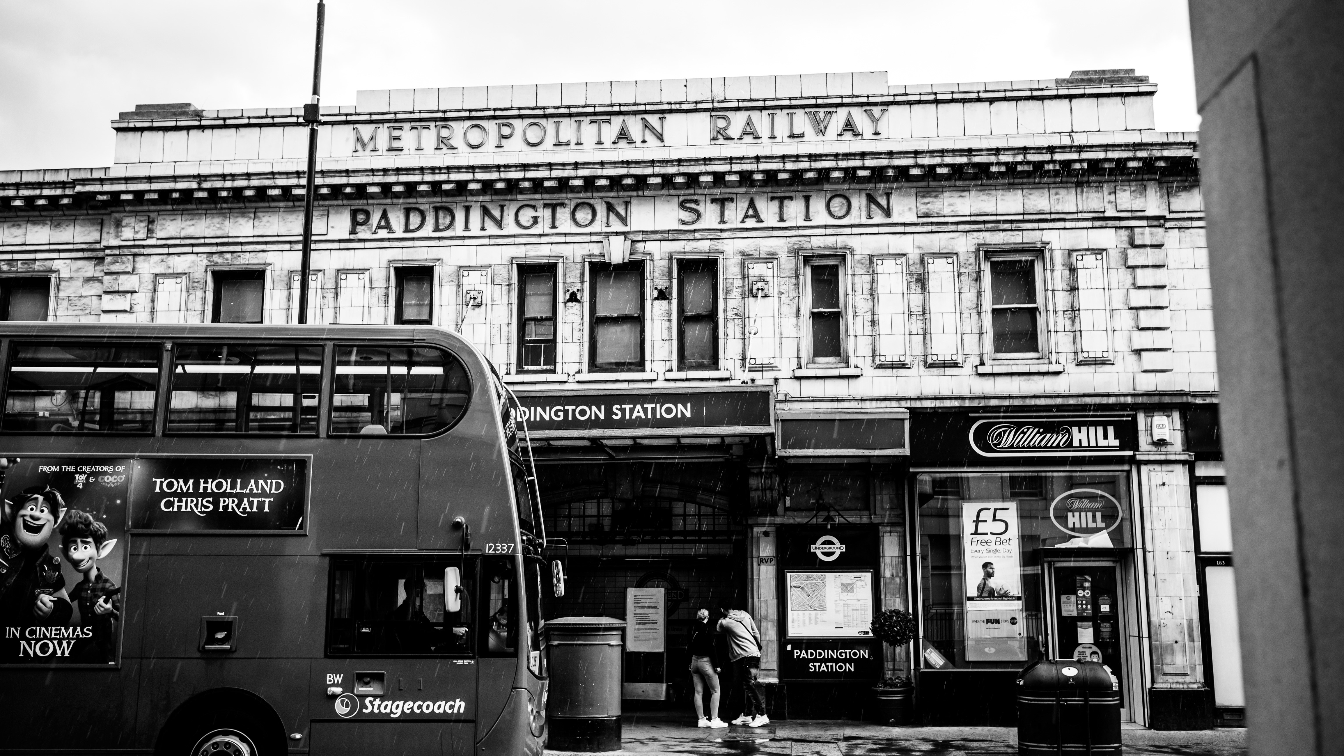 Paddington Station, London, Metropolitan Railway, Stagecoach Bus HD Wallpaper
