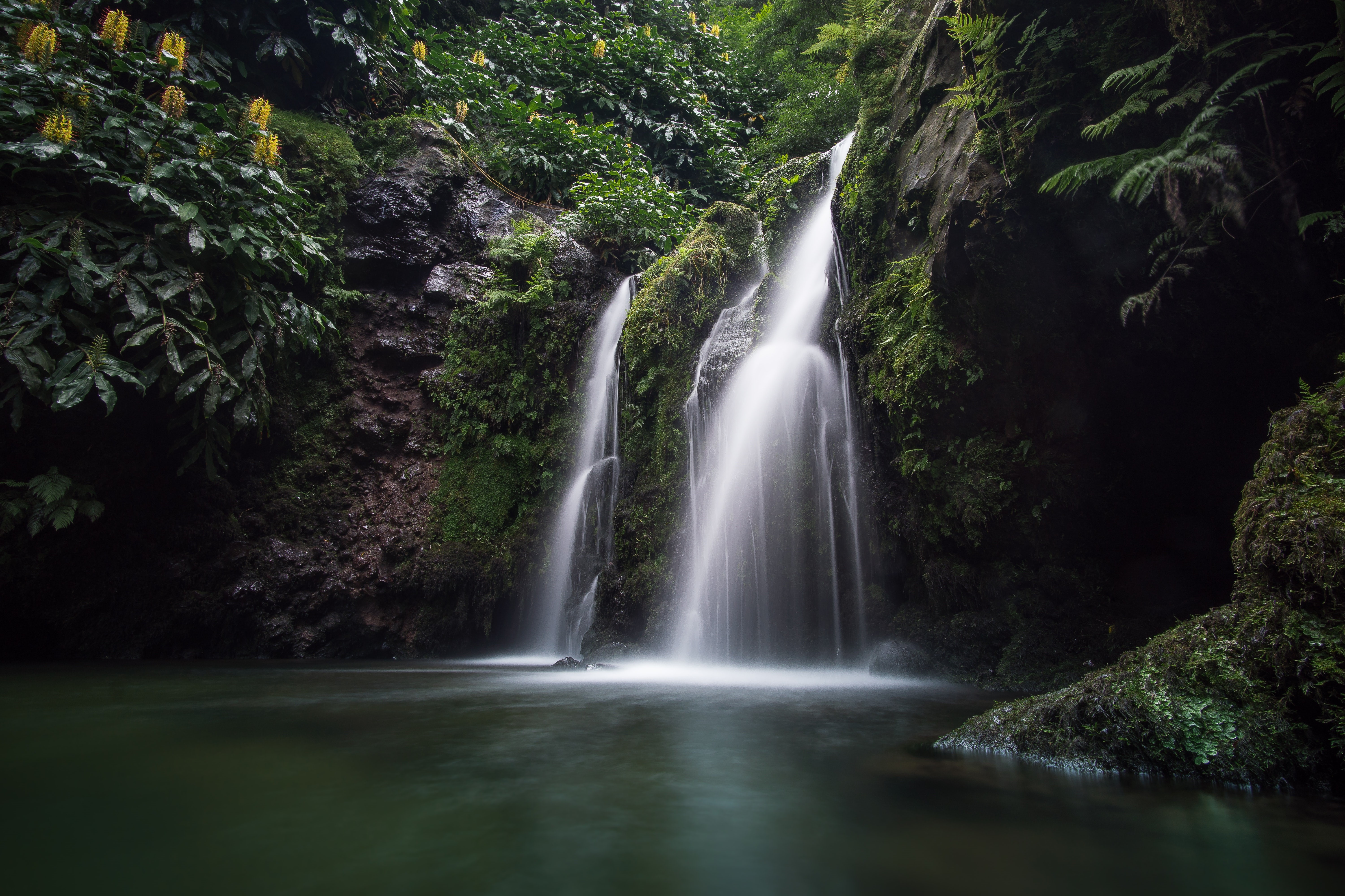 4K Waterfall in Portugal with Long Exposure HD Wallpaper