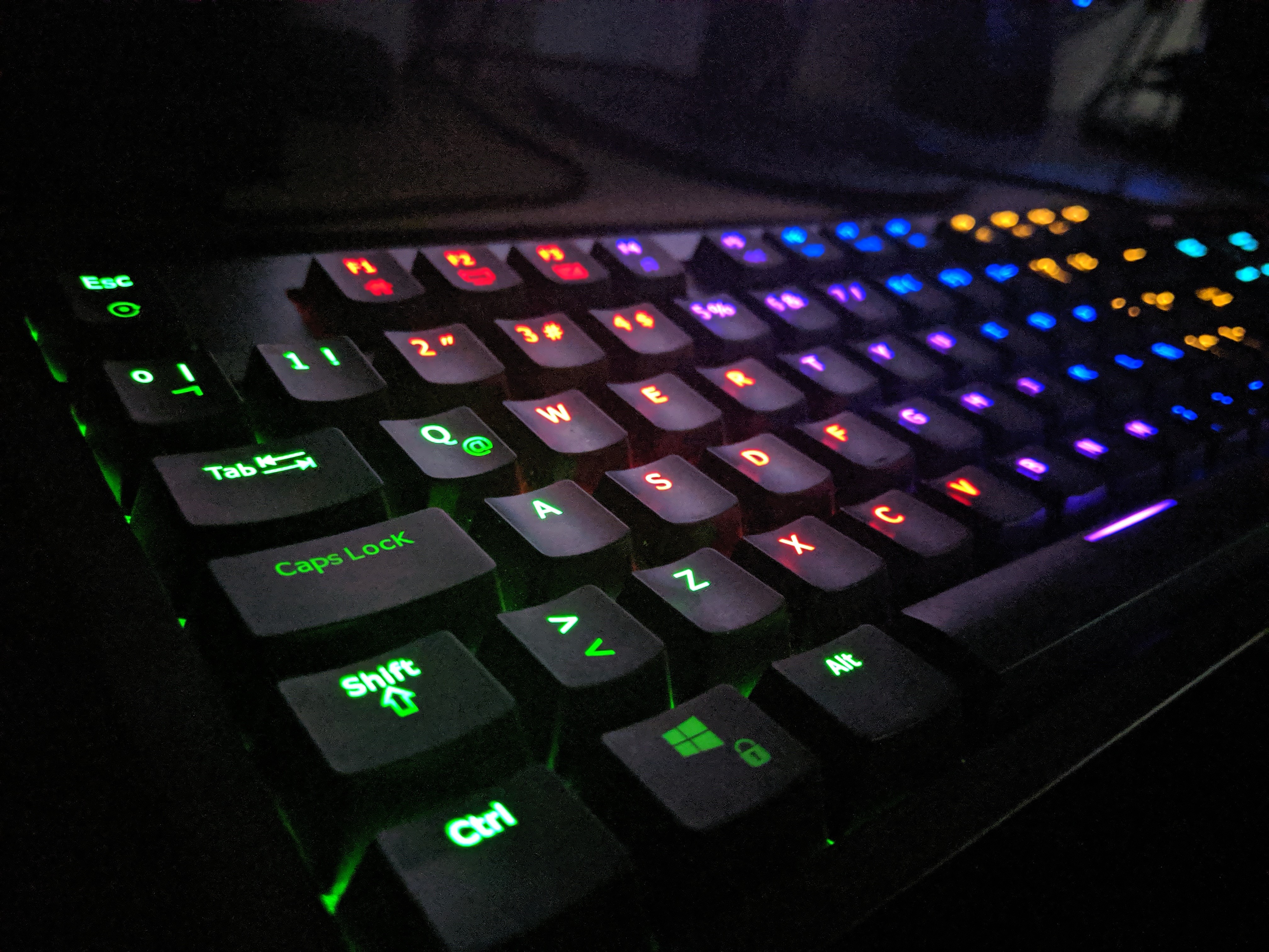 4K mechanical gaming keyboard with RGB lighting HD Wallpaper