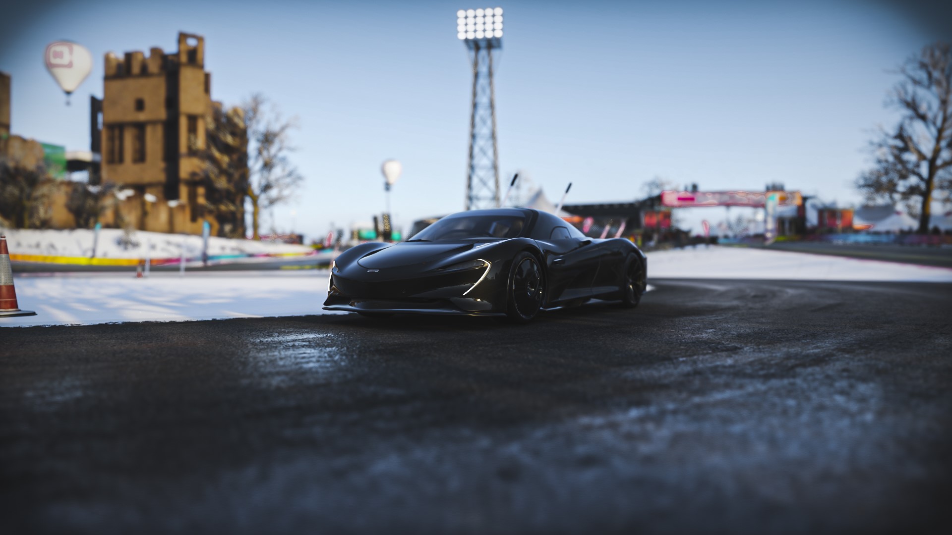 McLaren Speedtail on a race track in Forza Horizon 4 HD Wallpaper