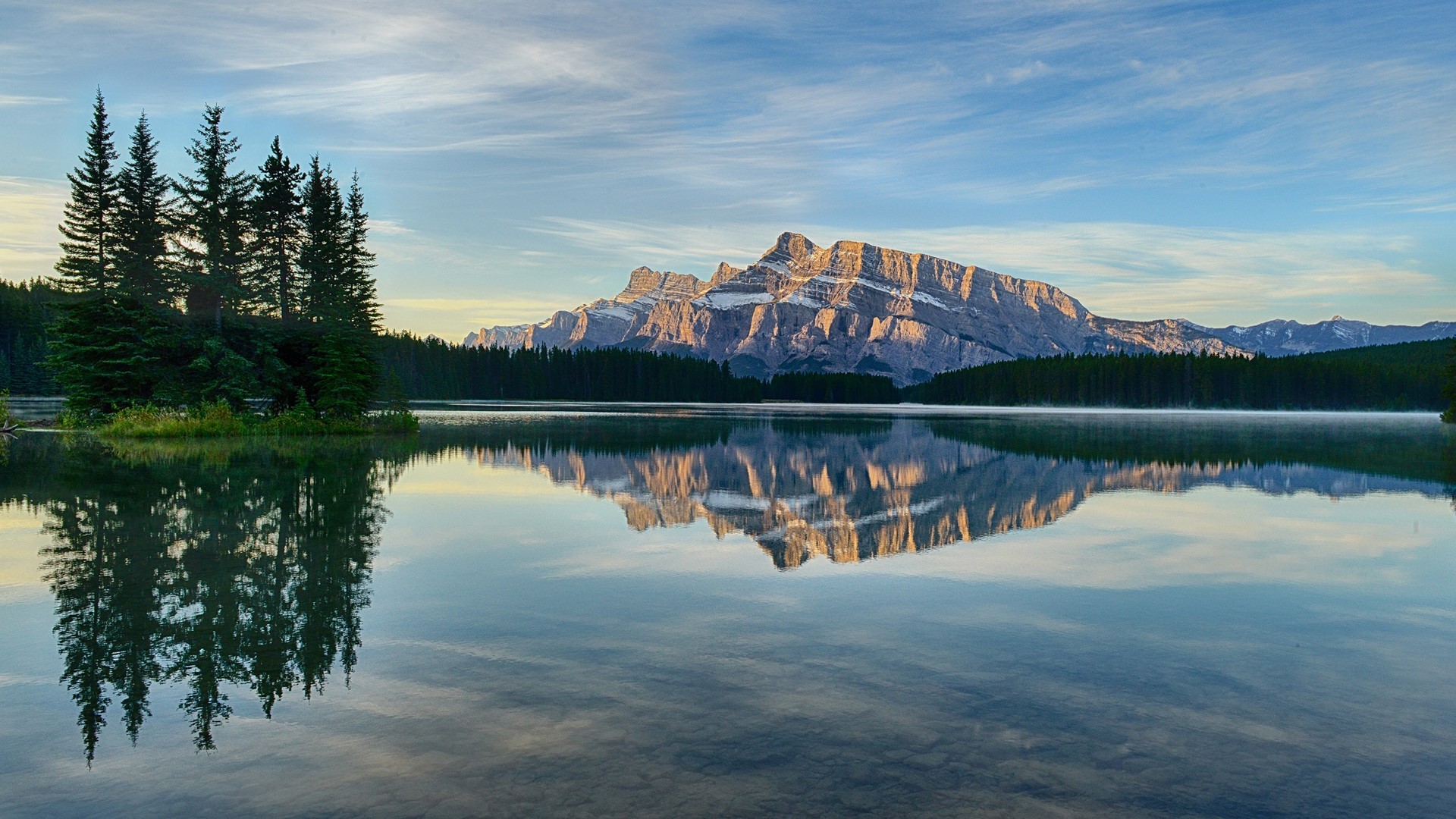 Mount Rundle reflection in a lake, Banff National Park, Alberta, Canada HD Wallpaper