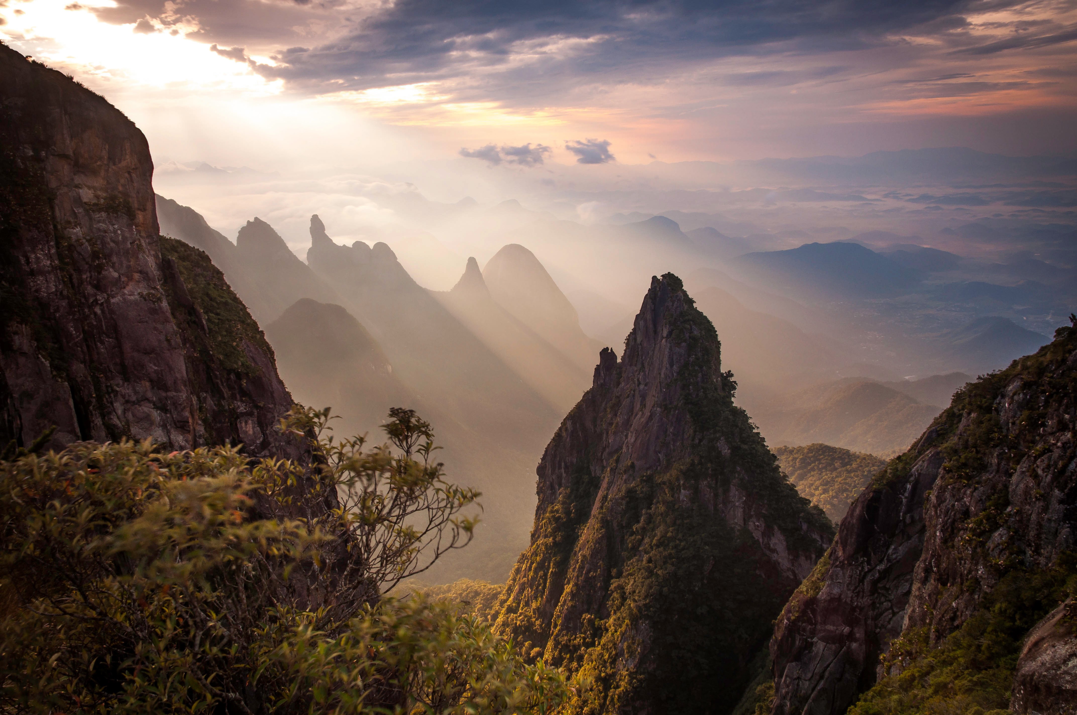 4K Mountains with Sun Rays Landscape HD Wallpaper