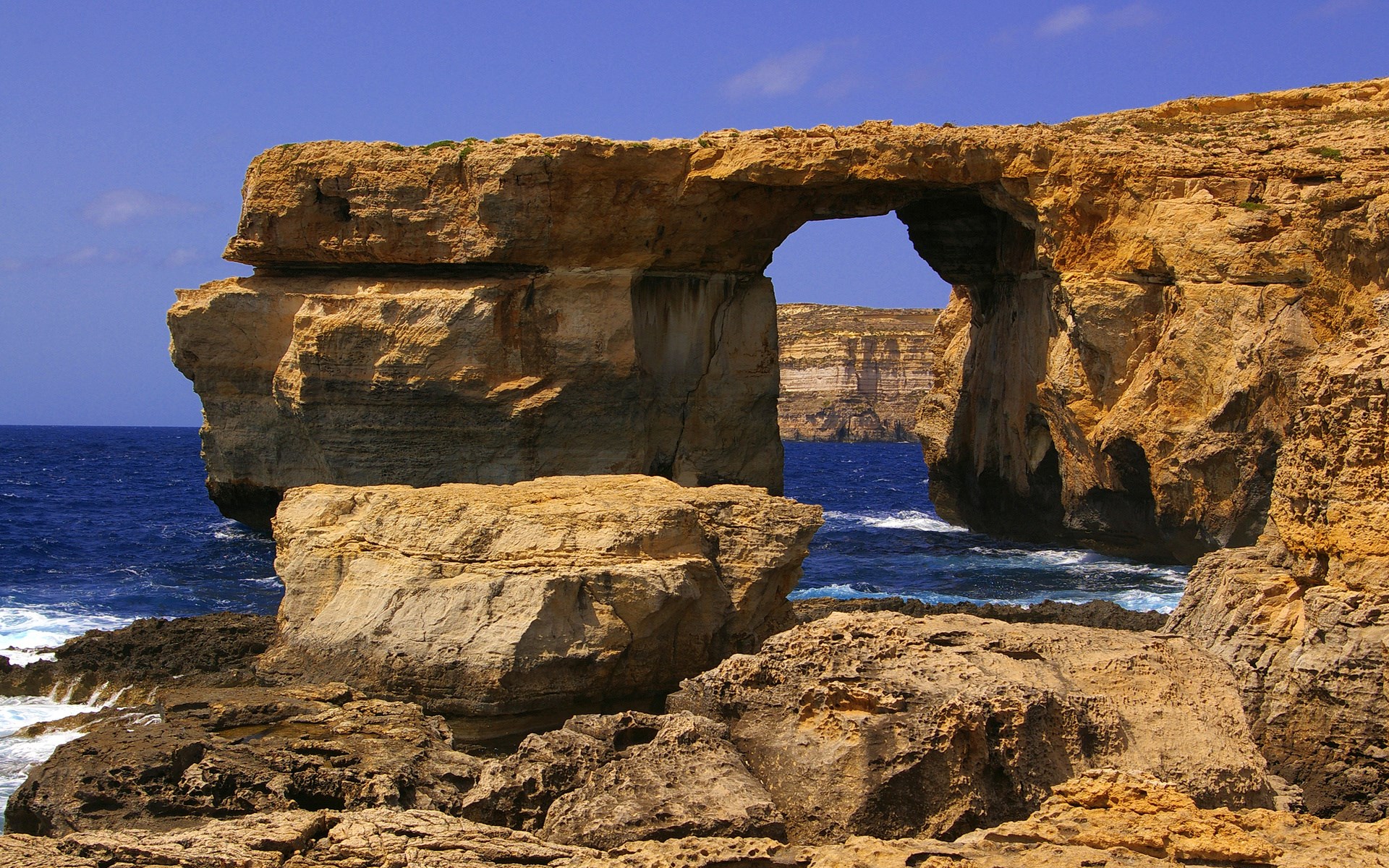 Azure Window rock formation in the sea HD Wallpaper