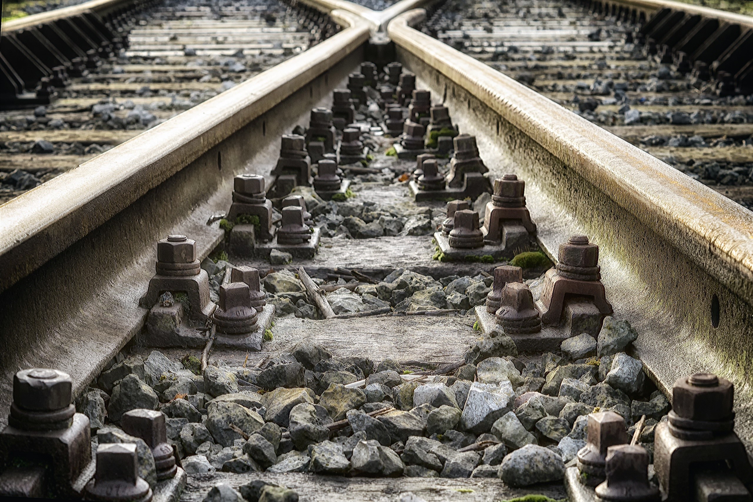 Railroad tracks and fasteners HD Wallpaper