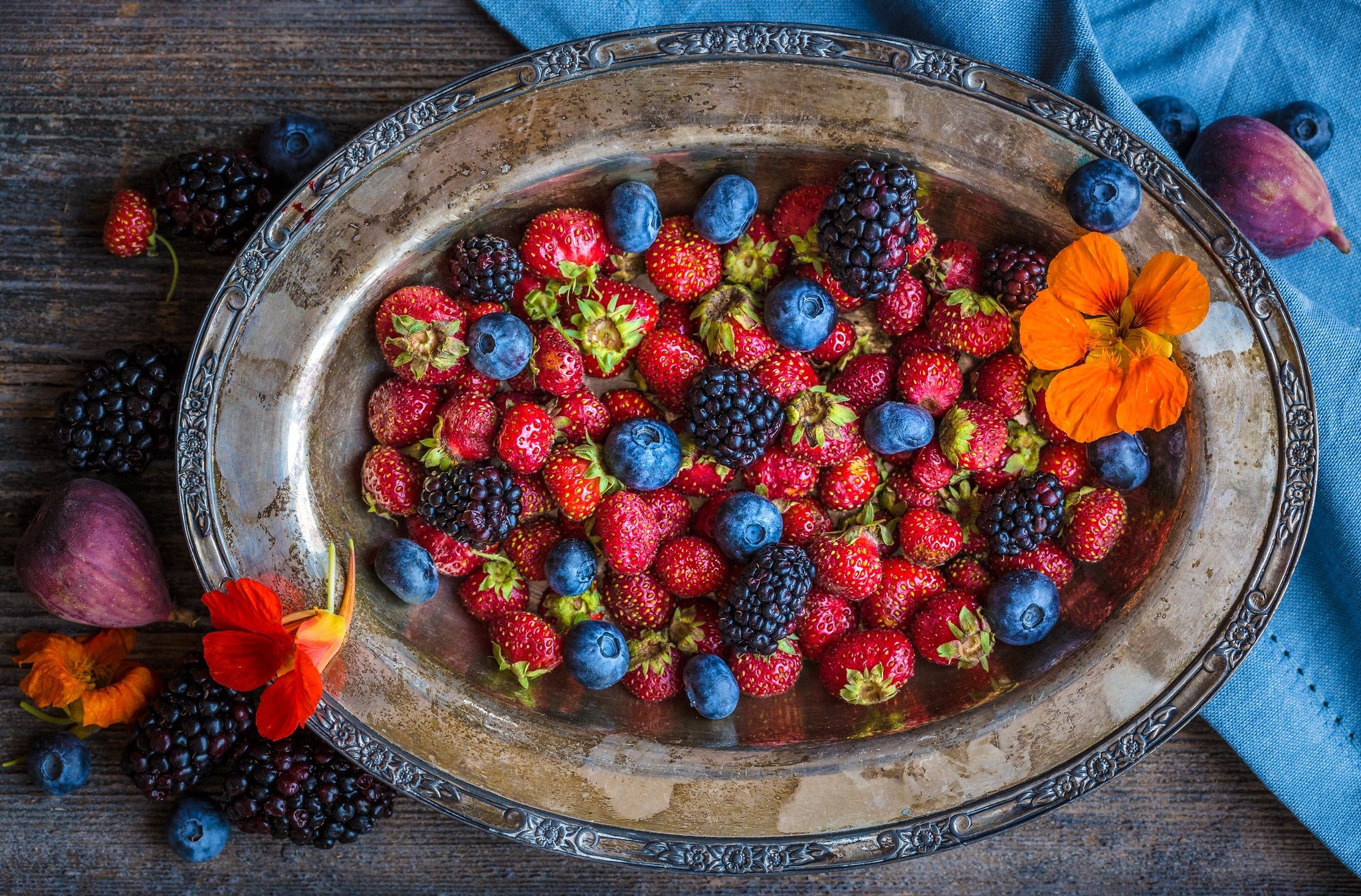 Assortment of Berries and Figs on a Silver Platter HD Wallpaper