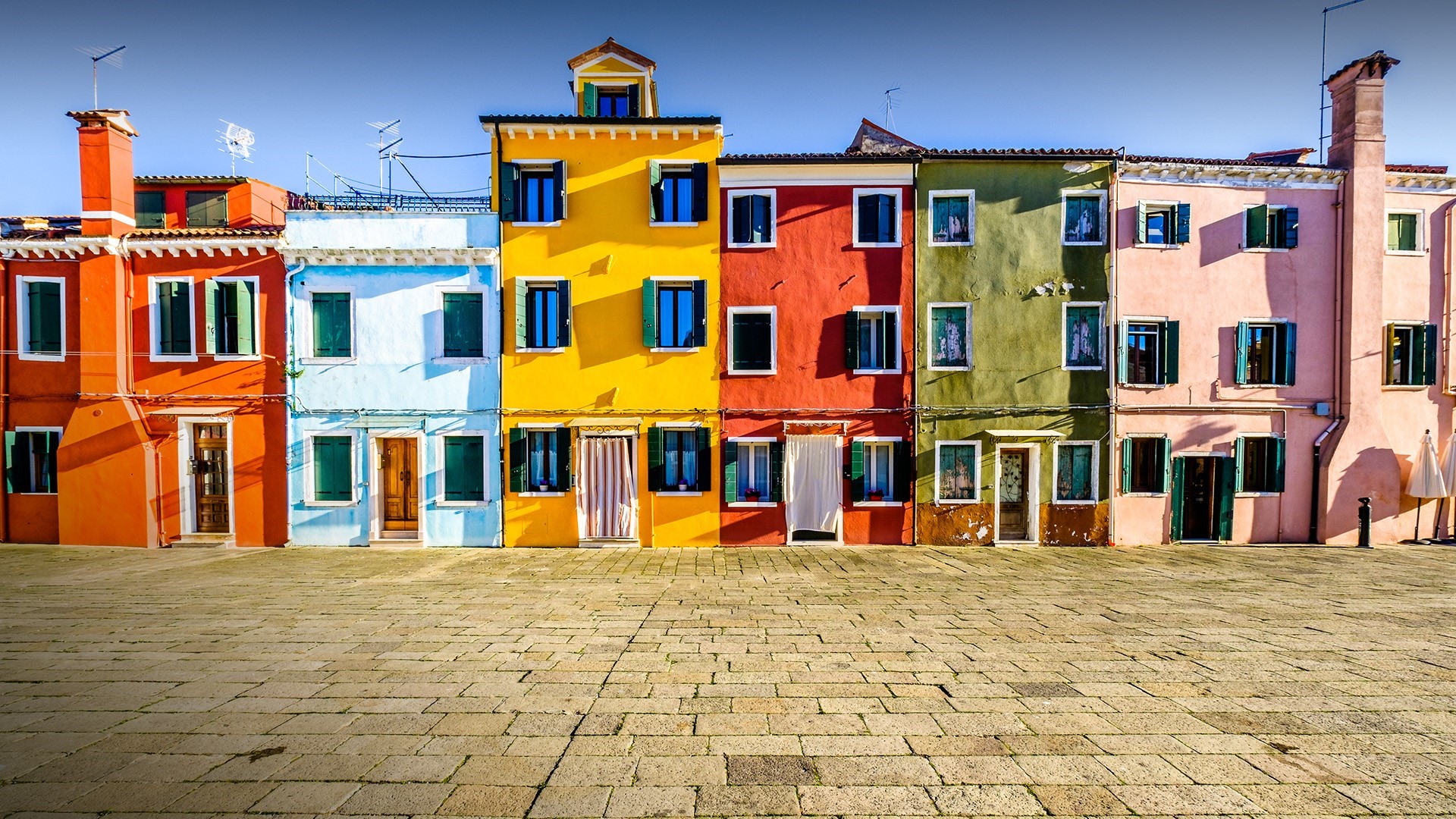 Colorful houses in Burano, Venice, Italy HD Wallpaper
