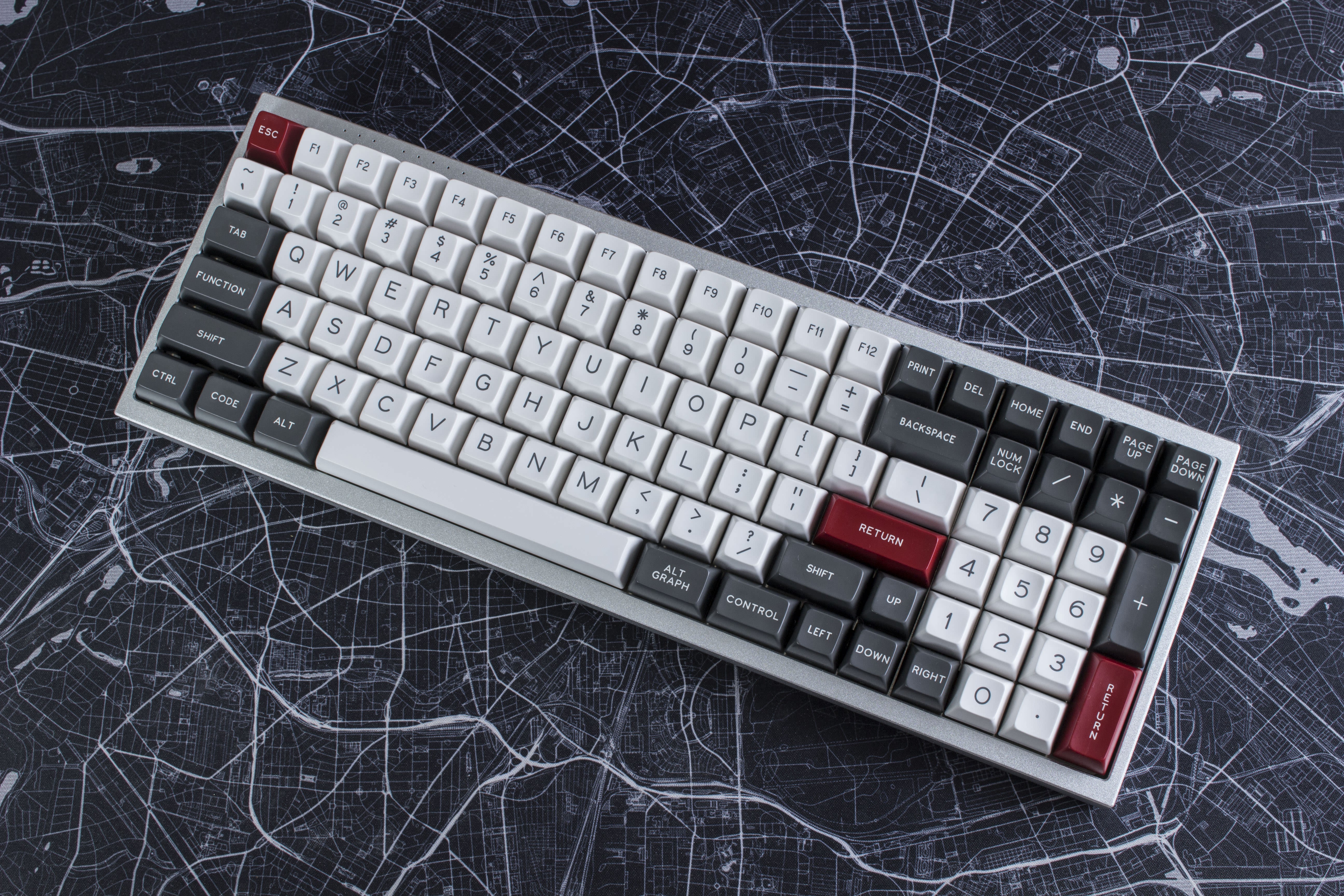 4K Mechanical Keyboard with QWERTY Layout HD Wallpaper