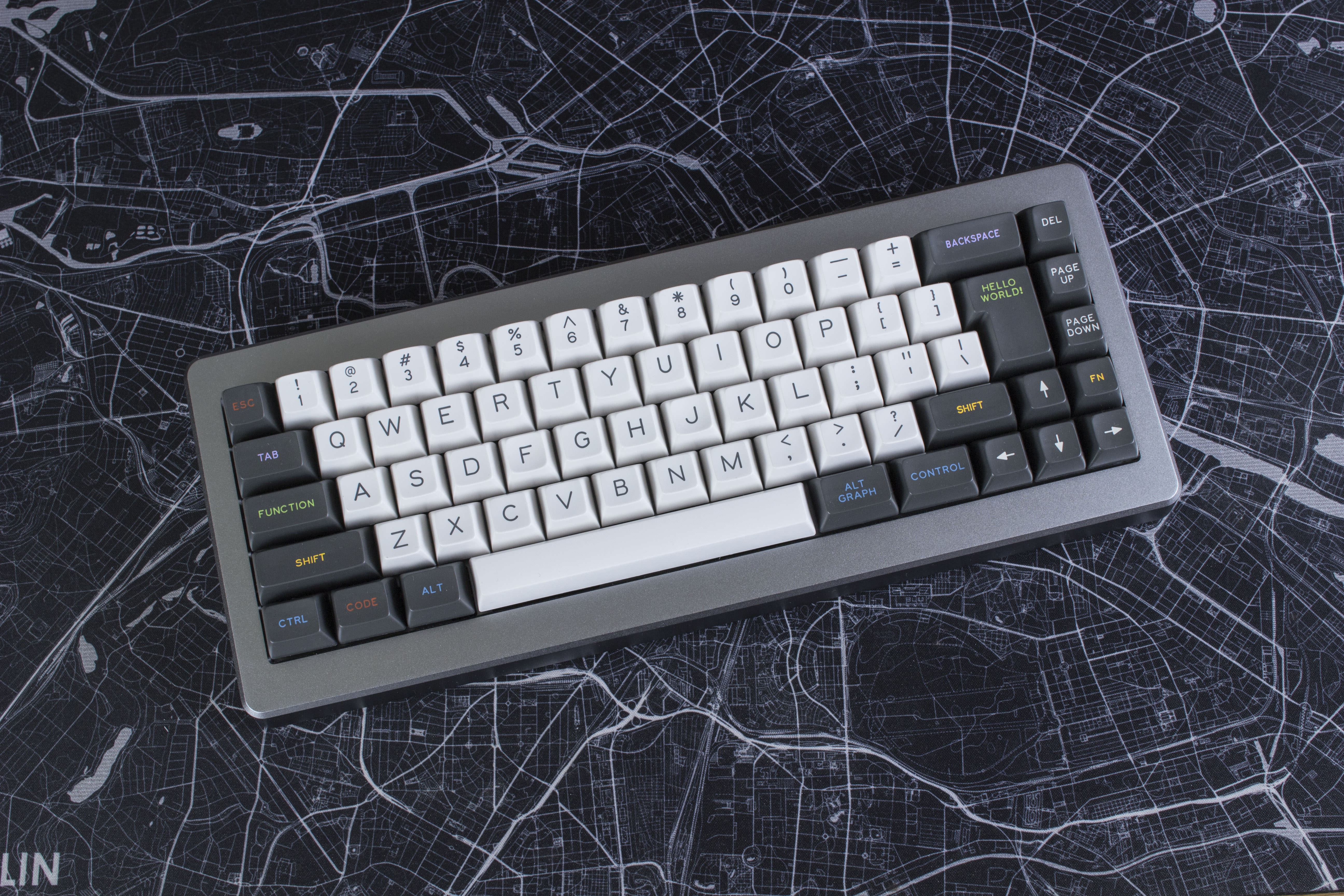 4K Mechanical Keyboard with QWERTY Layout HD Wallpaper
