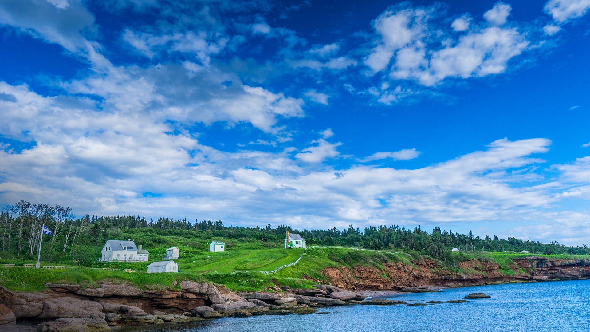 Coastal landscape with houses and trees in Quebec, Canada HD Wallpaper