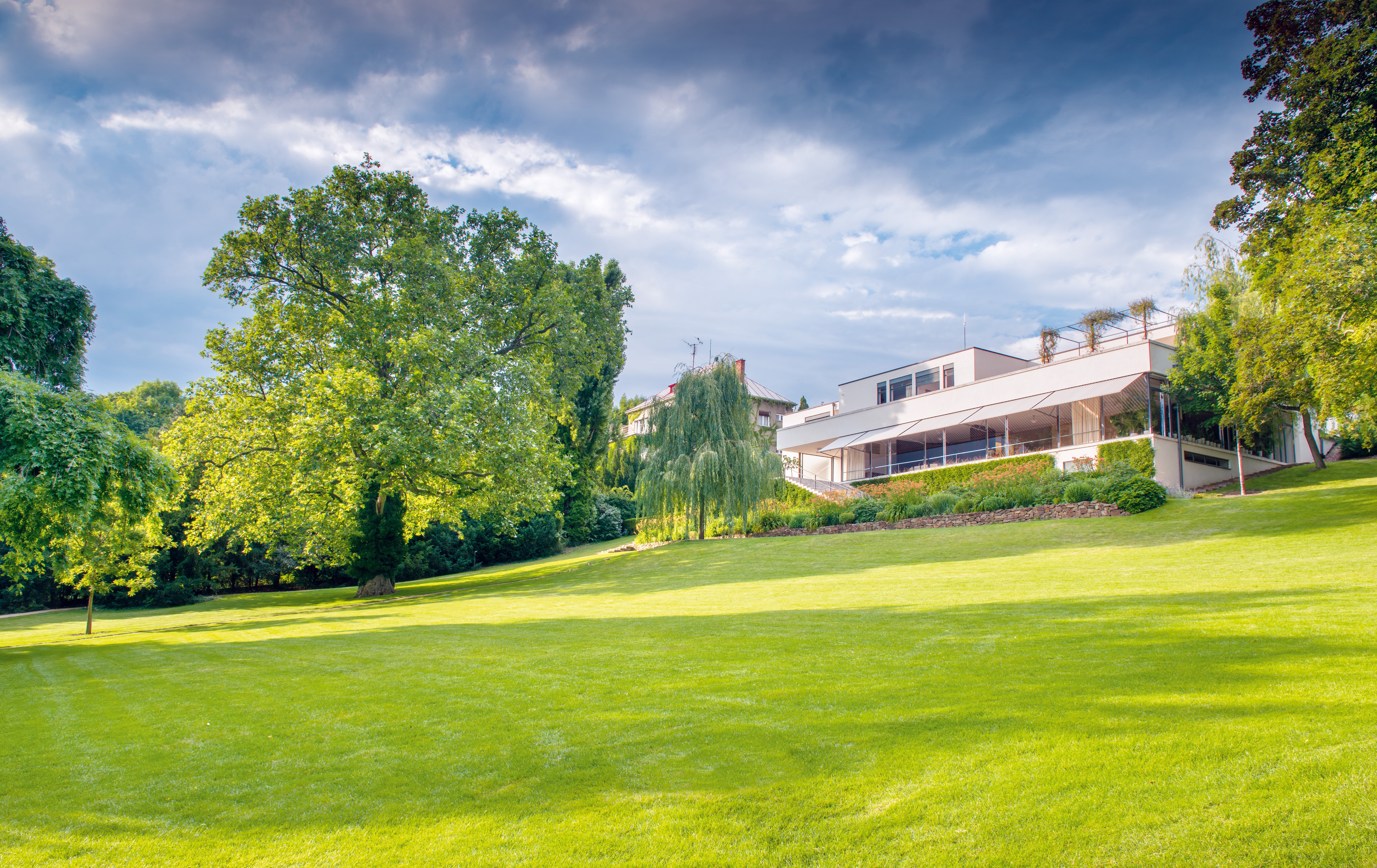 Villa Tugendhat in Brno, Czech Republic HD Wallpaper