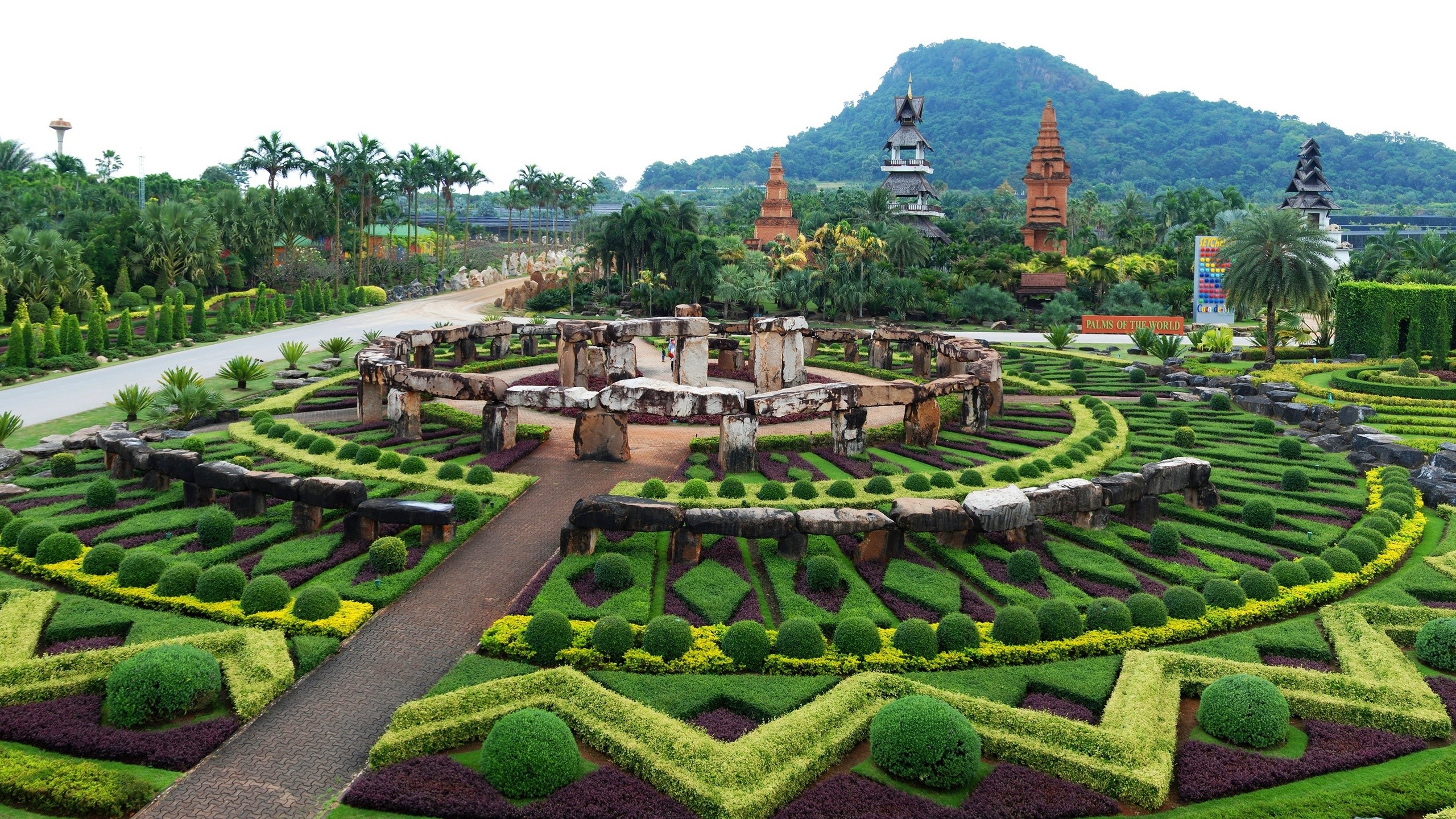 Stonehenge replica in Nong Nooch Tropical Botanical Garden, Thailand HD Wallpaper