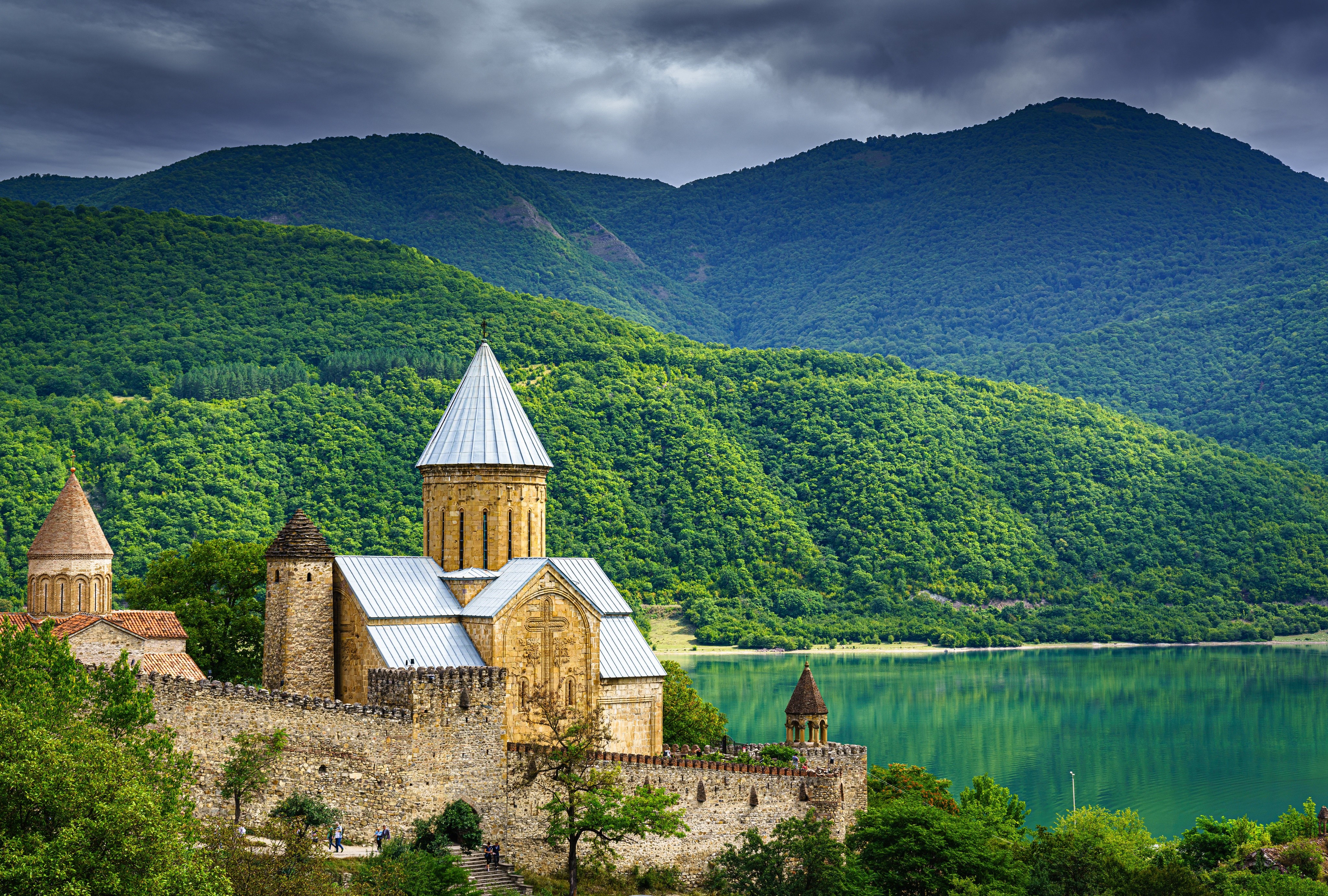 Ananuri Fortress Complex on Zhinvali Reservoir, Georgia HD Wallpaper