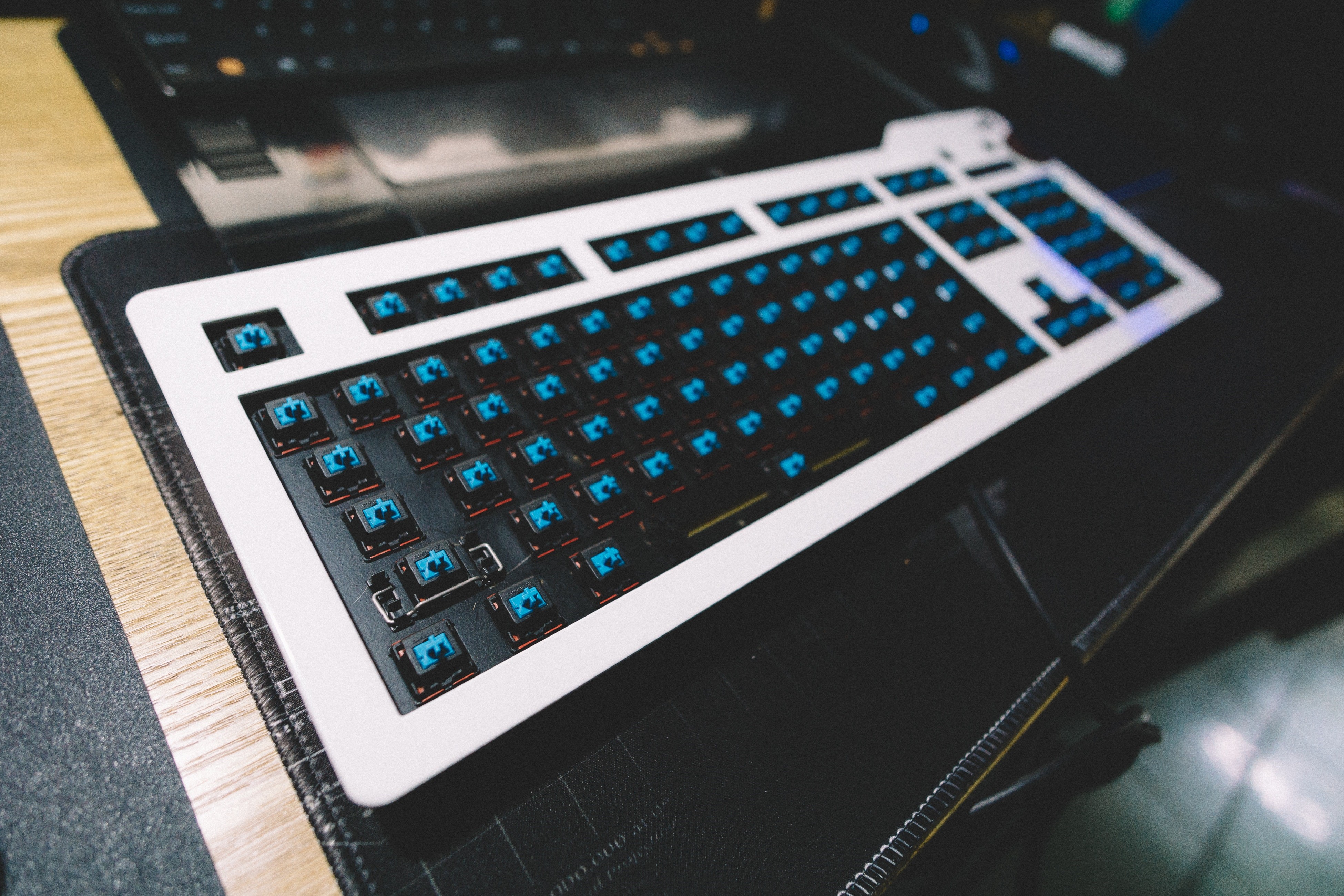 4K Mechanical Keyboard with Blue Switches HD Wallpaper