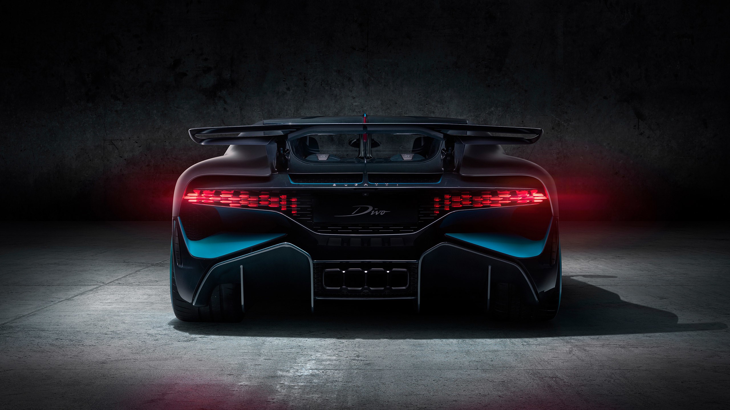 Bugatti Divo rear view HD Wallpaper