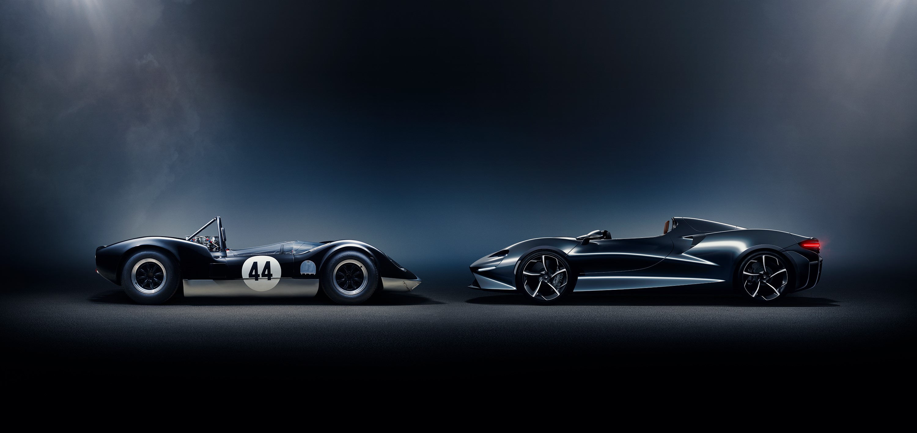 McLaren Elva M1A and modern McLaren Elva race cars HD Wallpaper