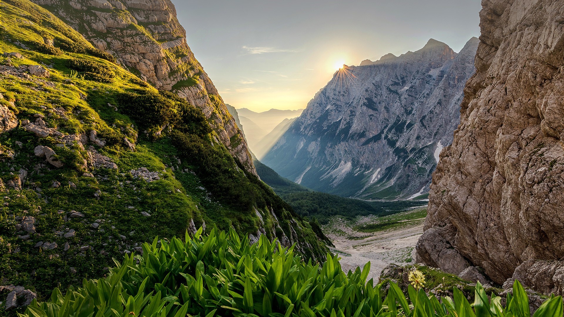 Sun rays over the Alps mountains in Slovenia HD Wallpaper