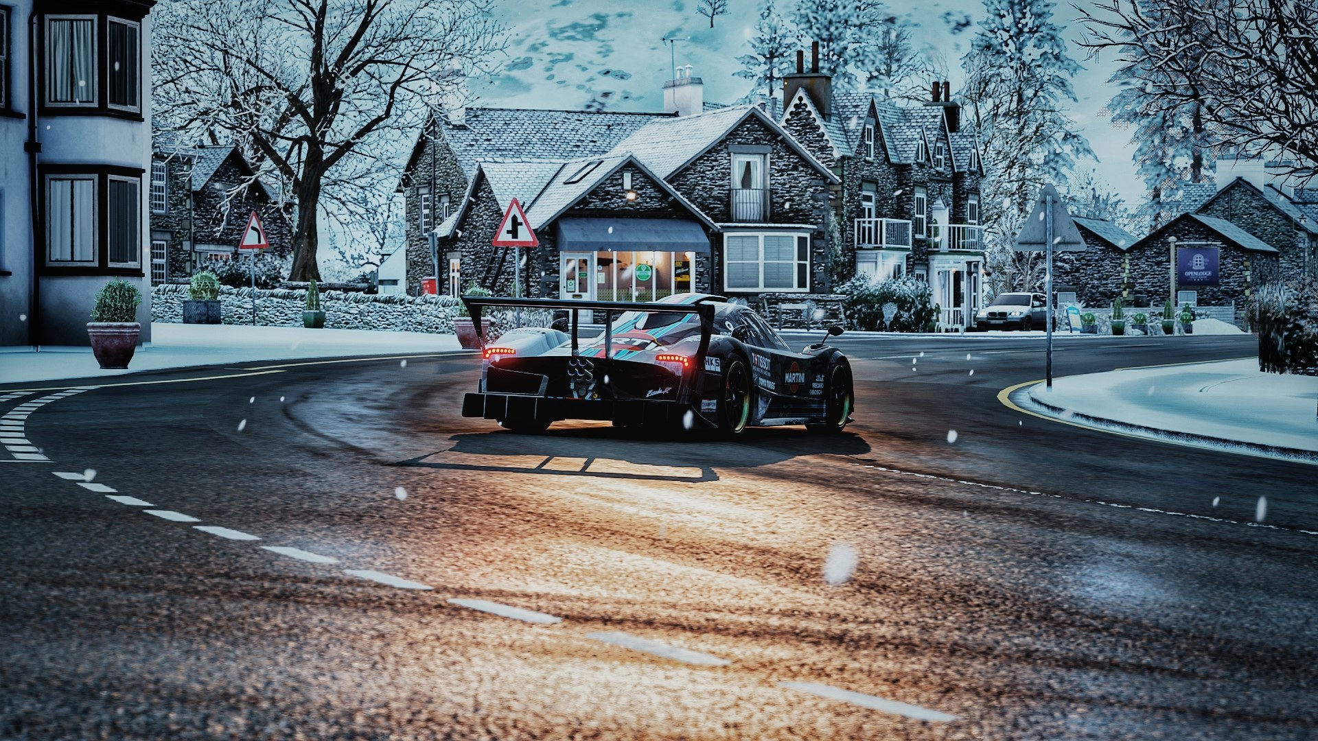 Pagani Zonda R with Martini Racing design in Forza Horizon 4 HD Wallpaper