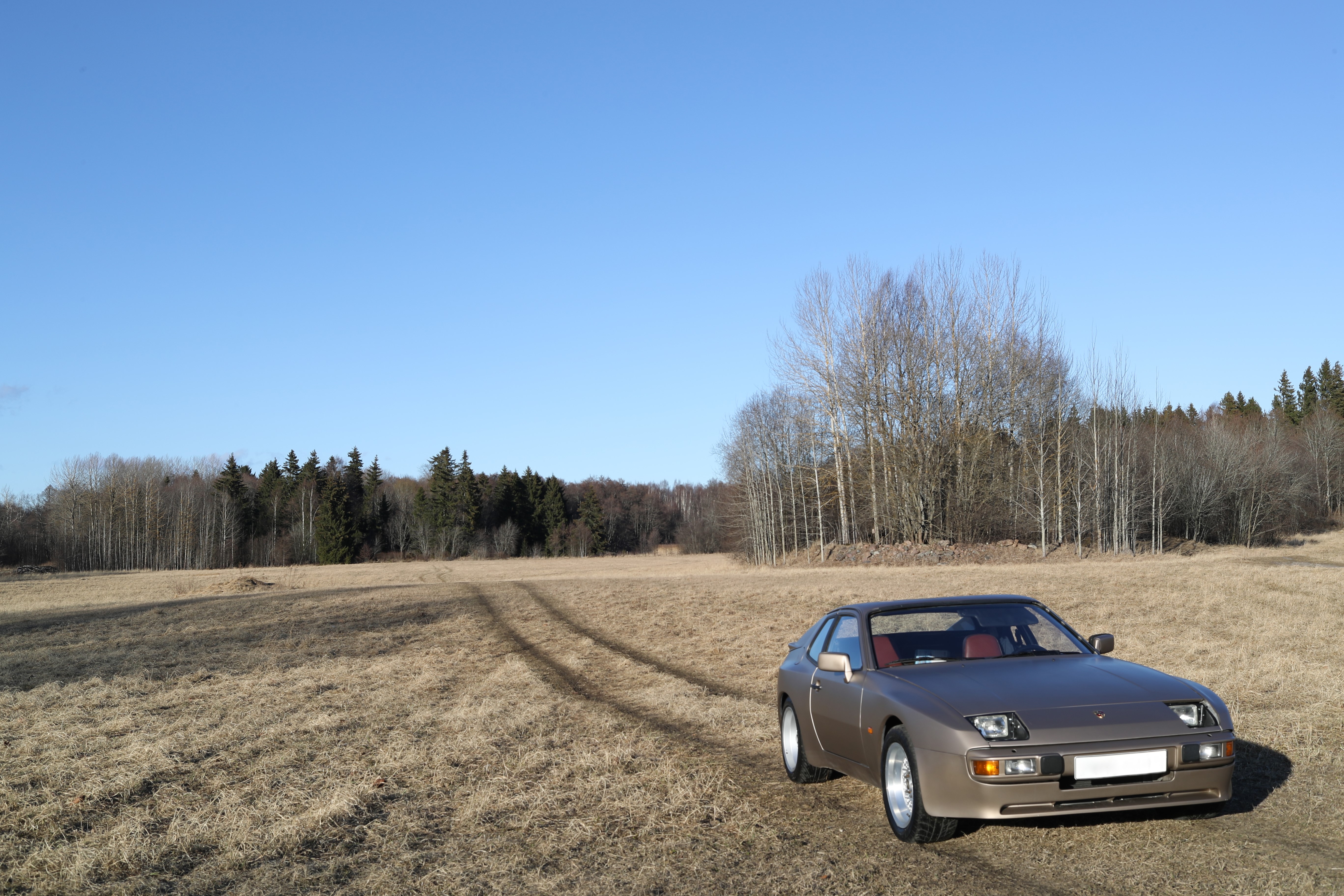 Porsche 944 Strosek in a field HD Wallpaper