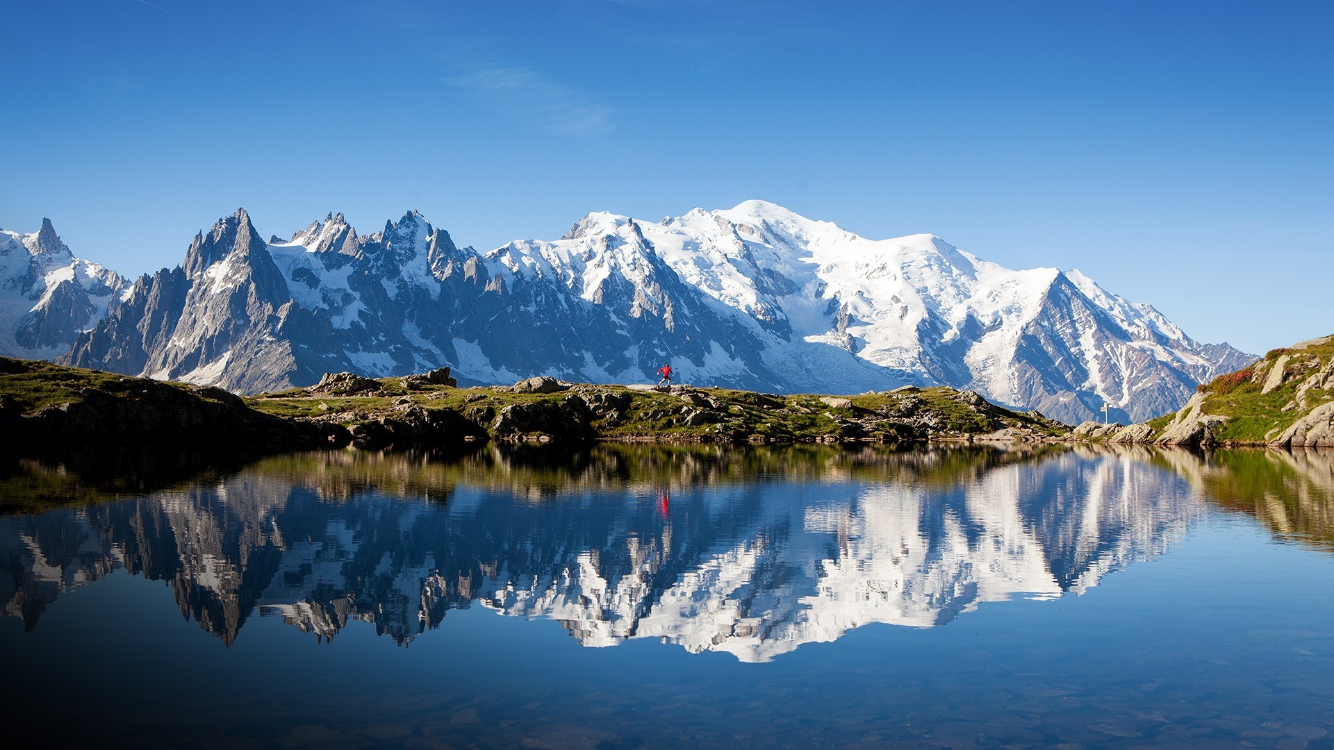 Mont Blanc reflected in a lake in the Alps HD Wallpaper