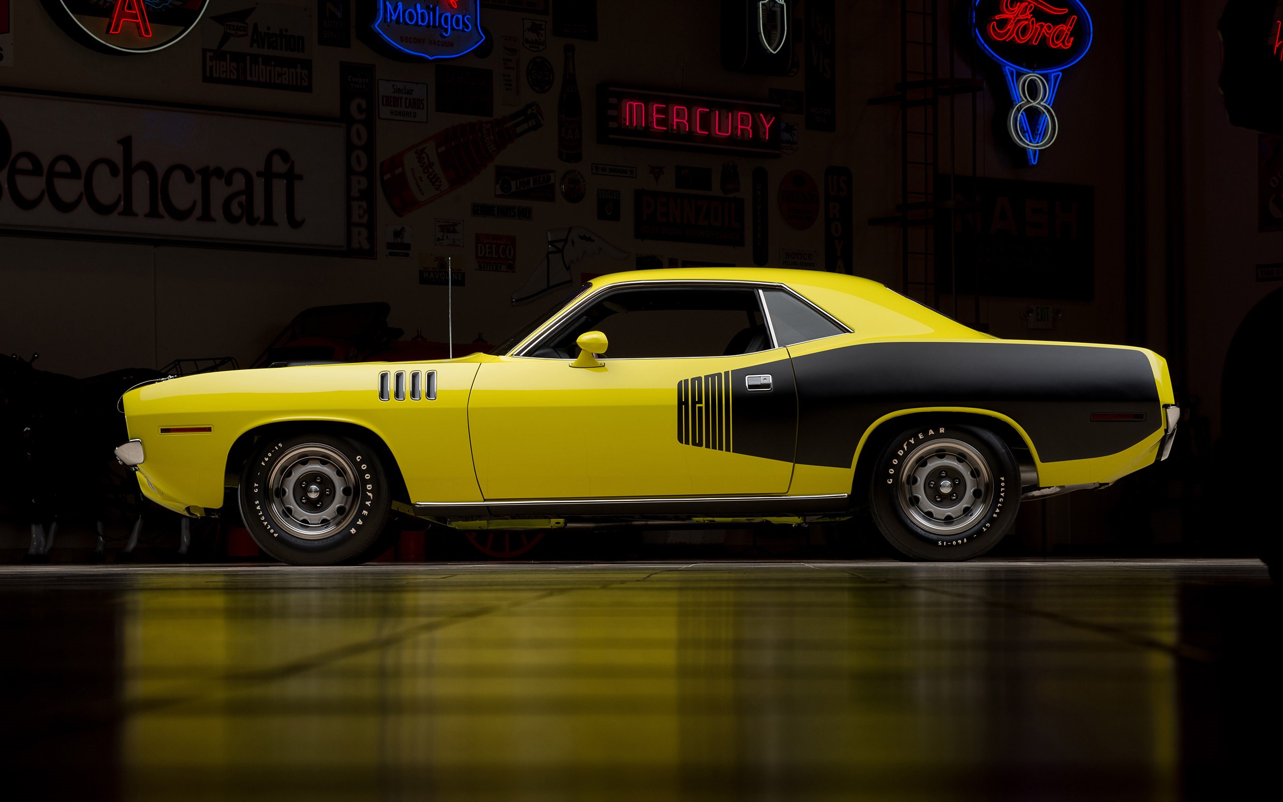 Yellow and black Plymouth Hemi Cuda car HD Wallpaper