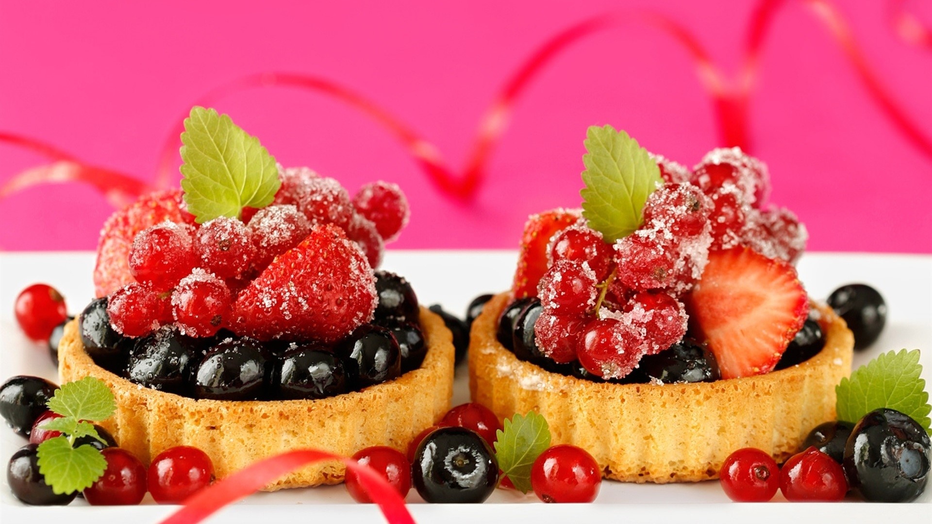 Two berry tarts with strawberries and blueberries HD Wallpaper