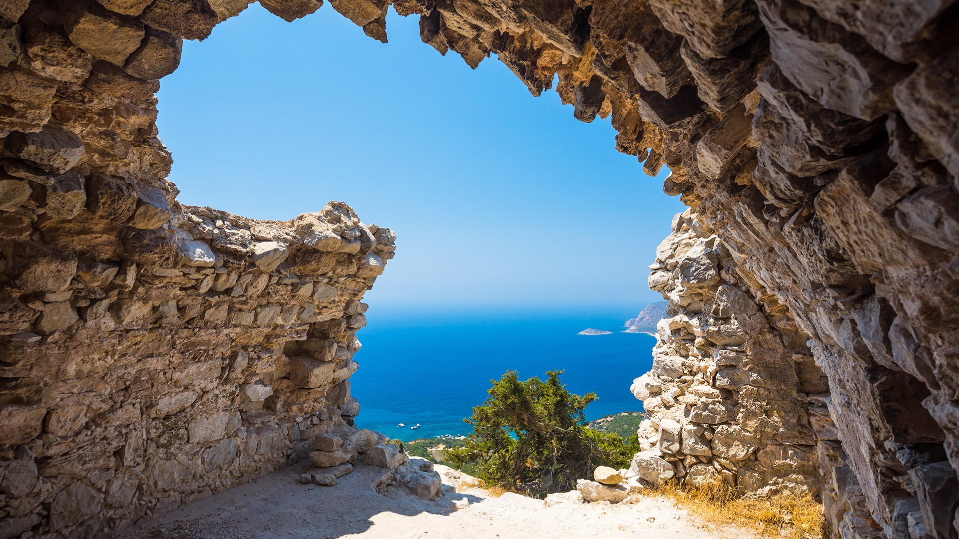 Ruins overlooking the Aegean Sea in Greece HD Wallpaper