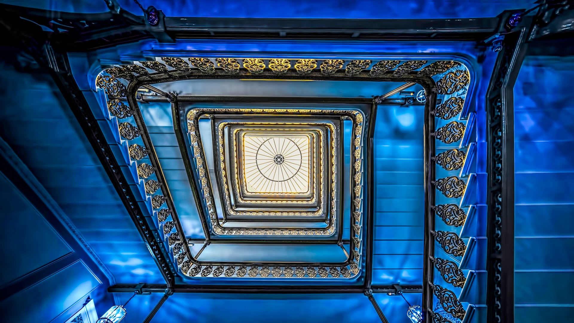 The Grand Brighton Hotel staircase, Brighton, England HD Wallpaper