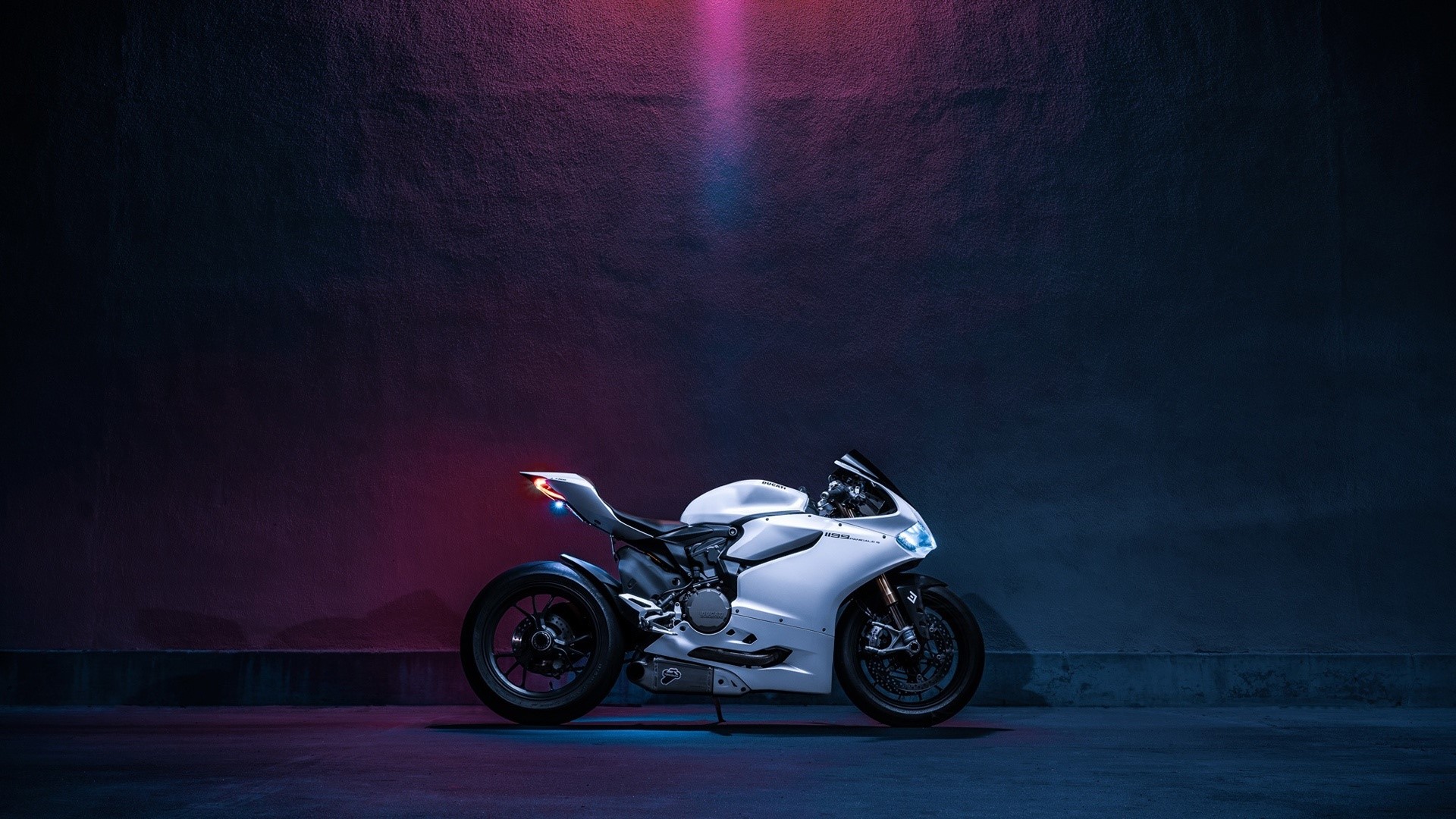 White Ducati Panigale 1199 motorcycle with Brembo brakes HD Wallpaper