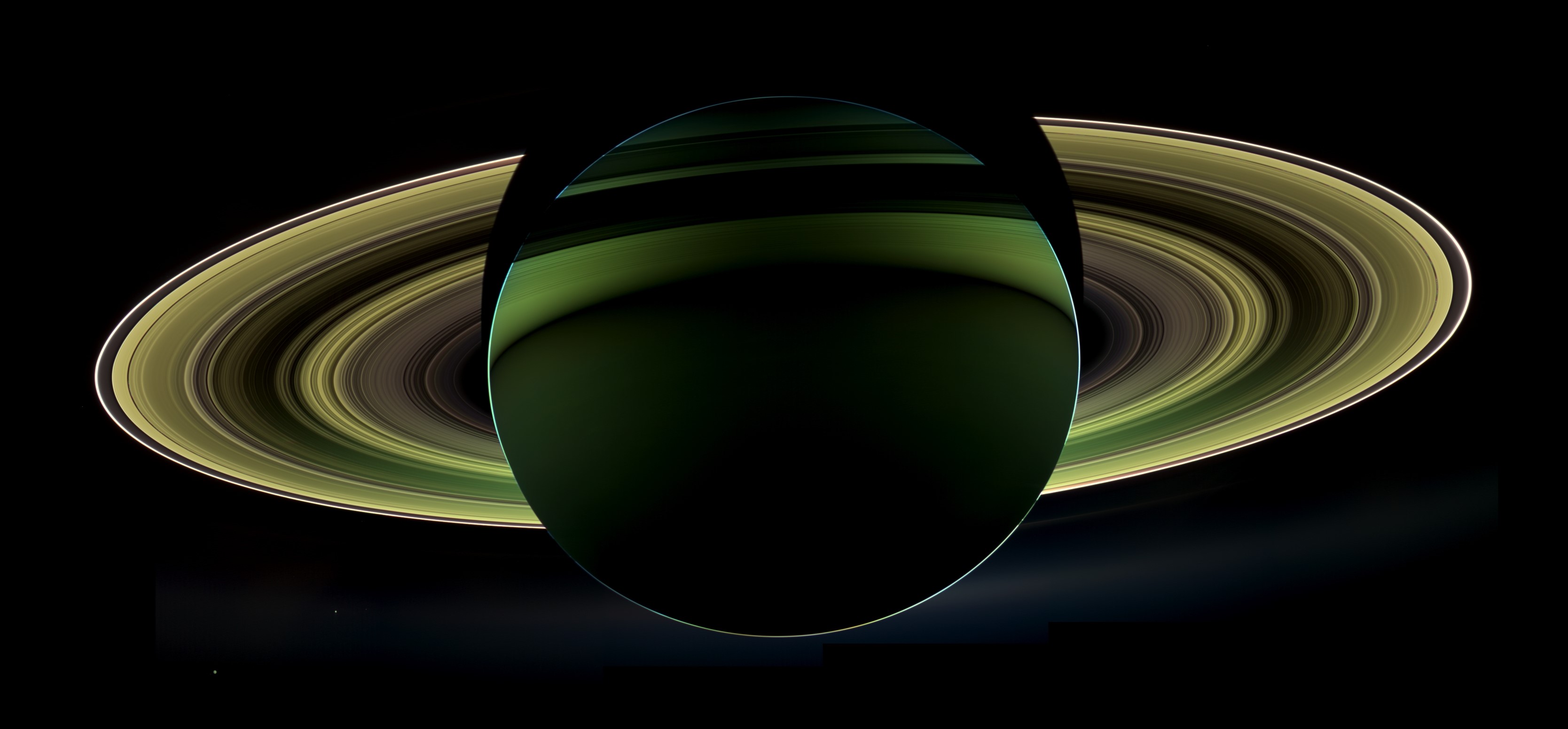 Saturn and its rings HD Wallpaper