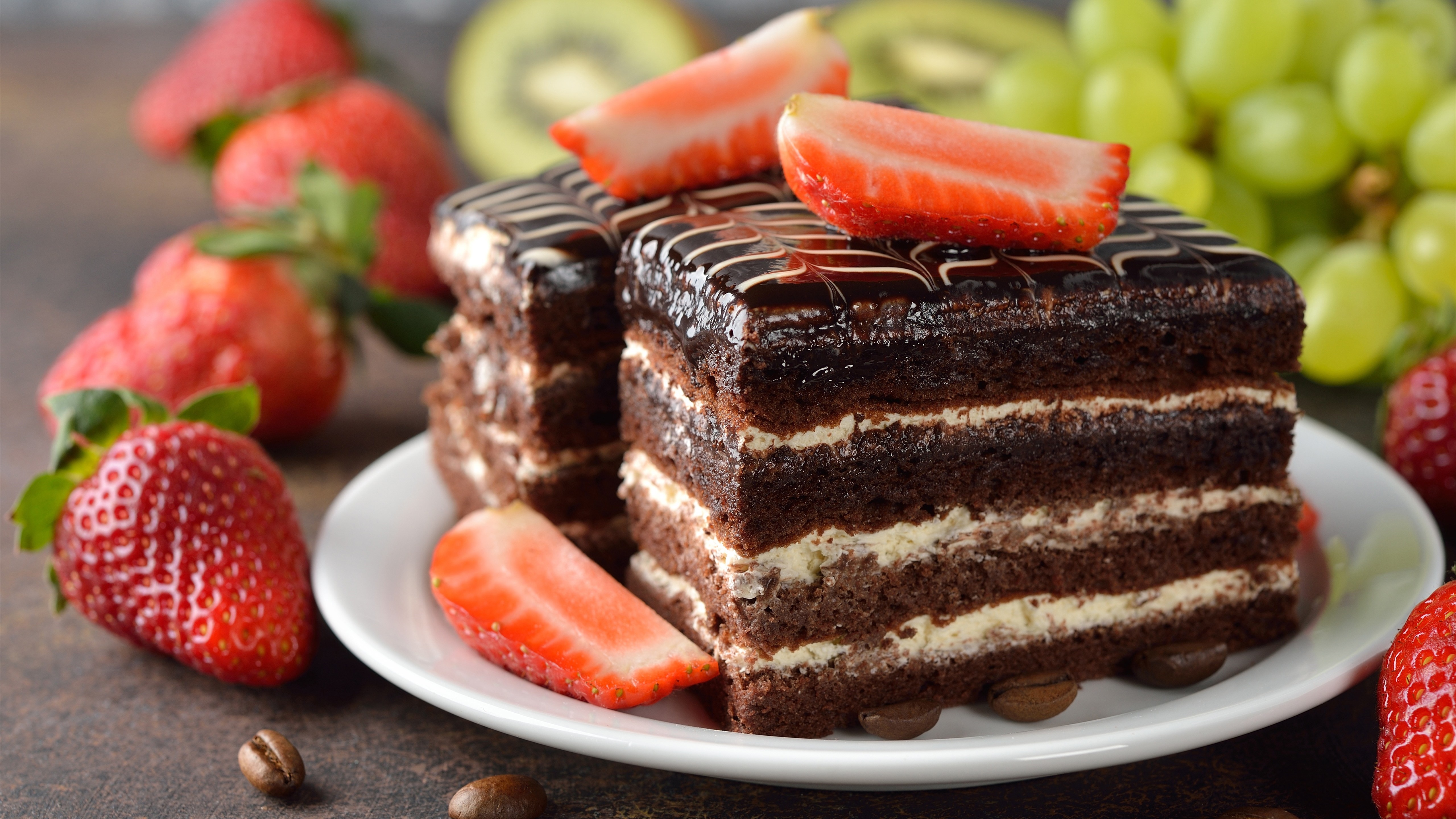 Chocolate cake with strawberries and grapes HD Wallpaper