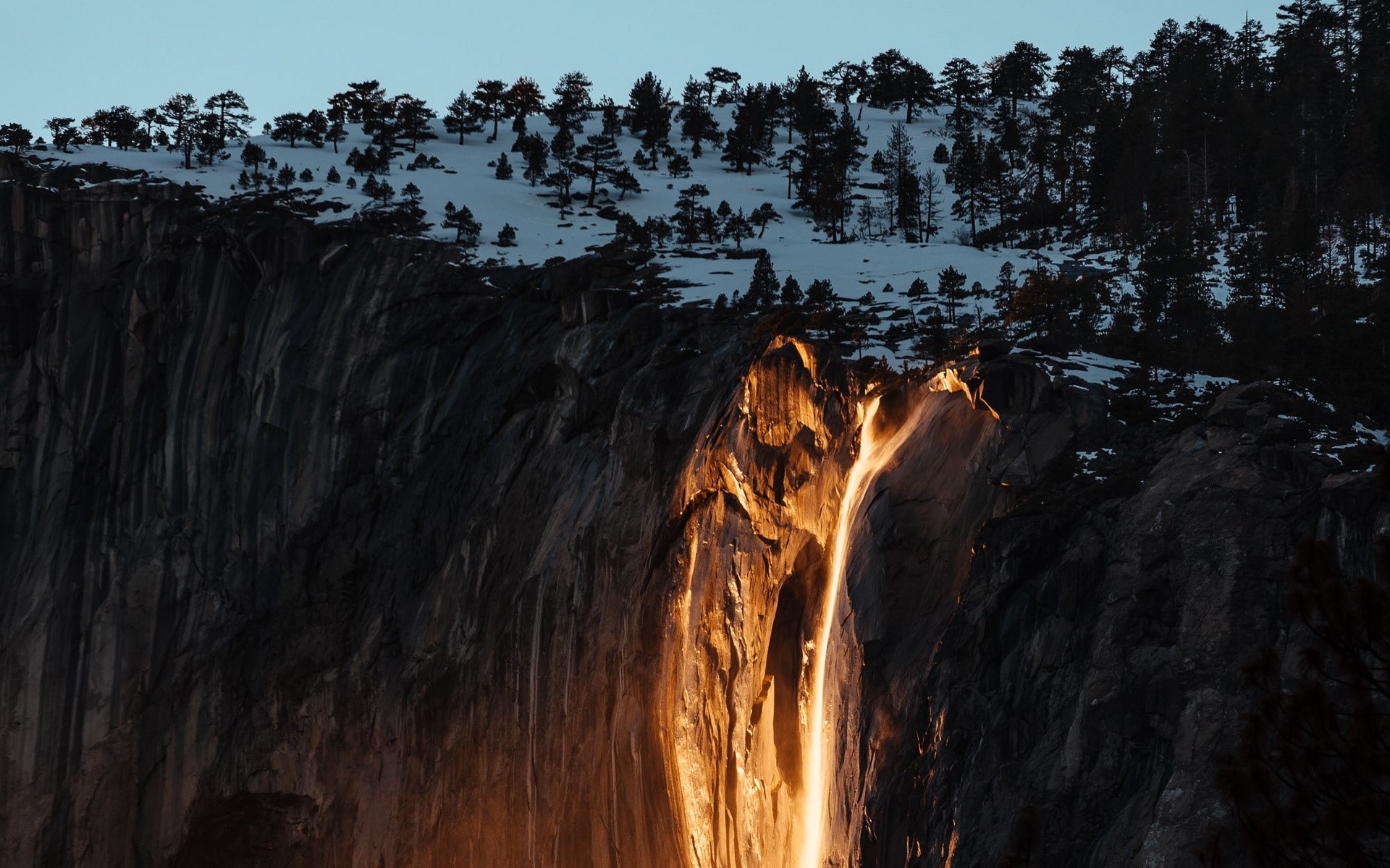 Firefall at Yosemite National Park during winter HD Wallpaper