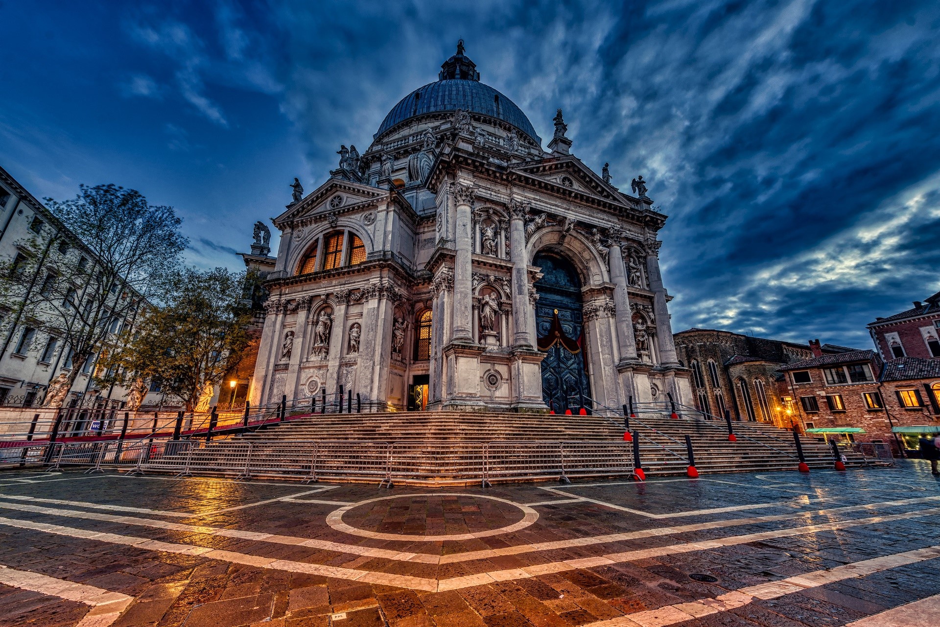 Santa Maria della Salute church in Venice, Italy HD Wallpaper