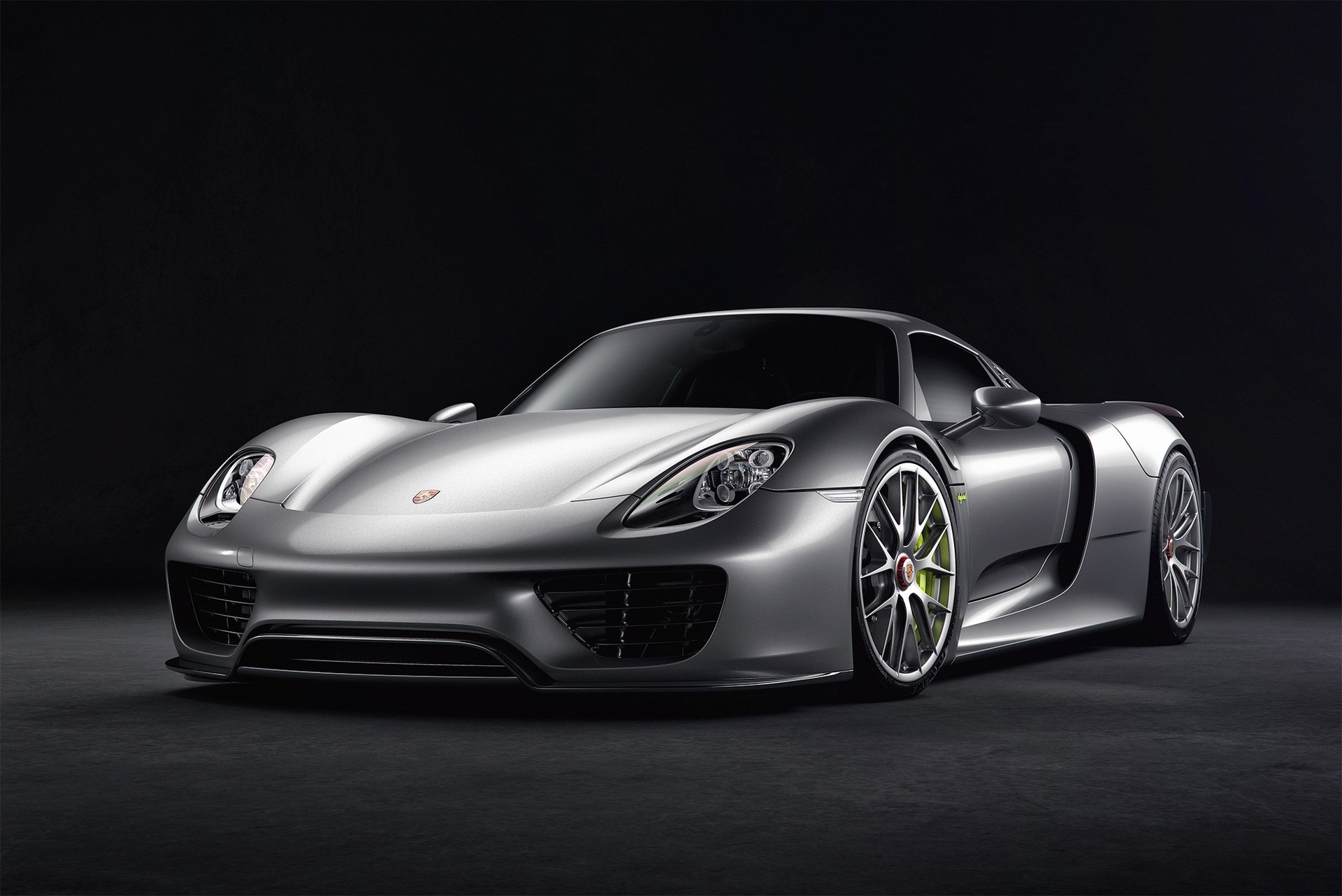 Silver Porsche 918 Spyder sports car HD Wallpaper