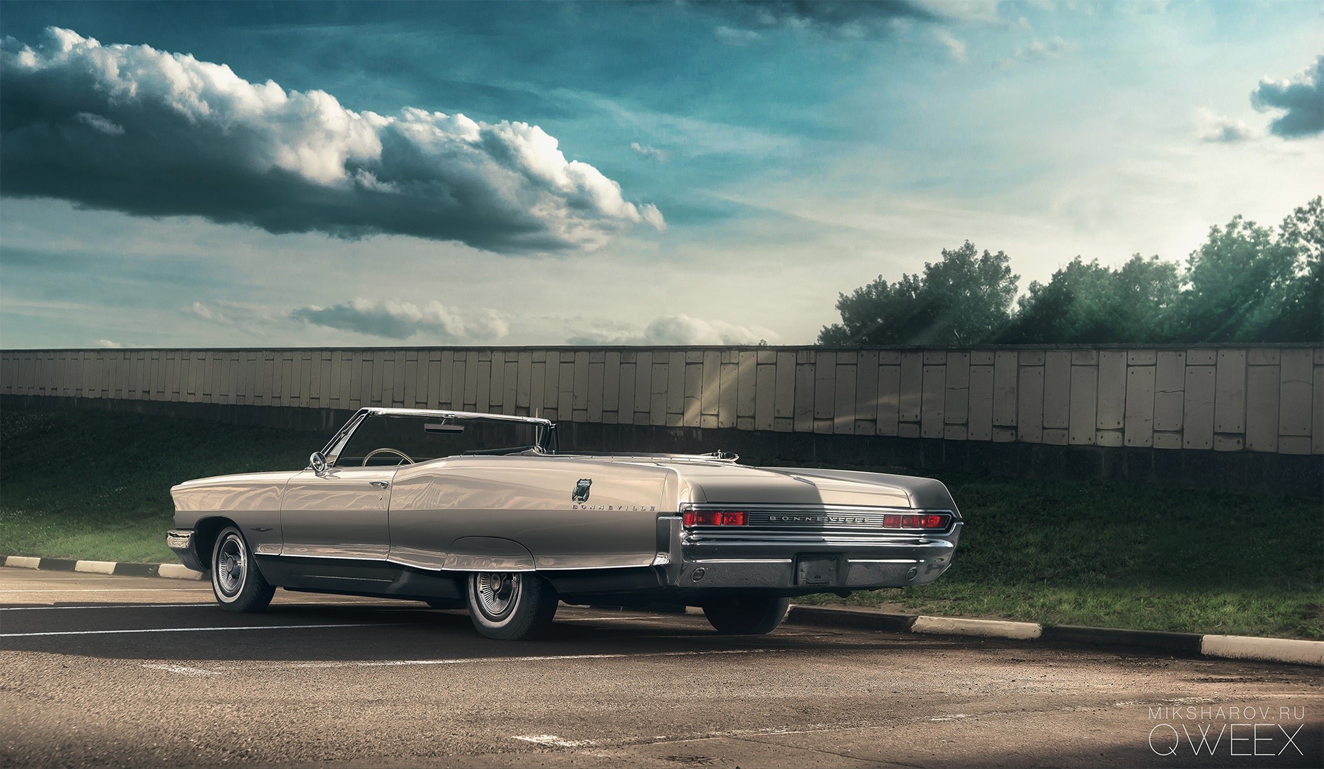 Silver Pontiac Bonneville Convertible HD Wallpaper