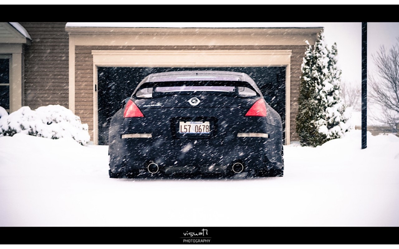 Nissan 370Z in Snow HD Wallpaper