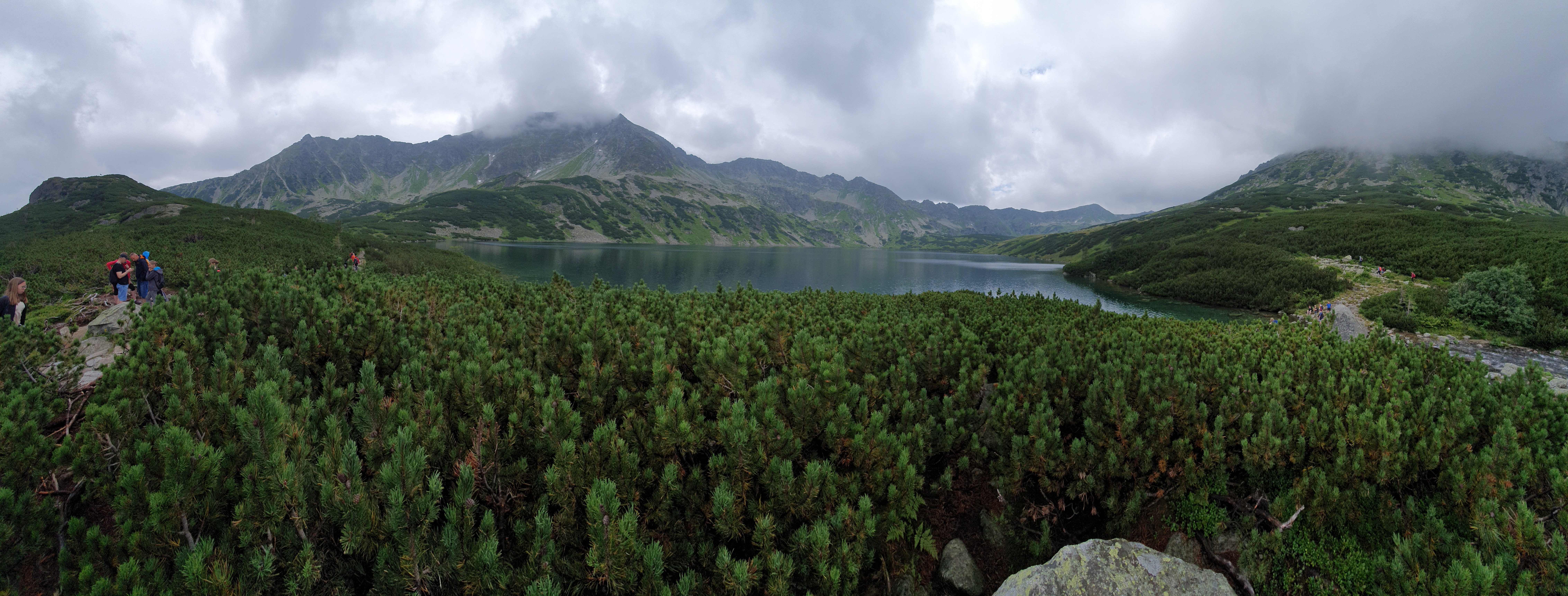 Panoramic view of Tatra Mountains lake and mountains HD Wallpaper